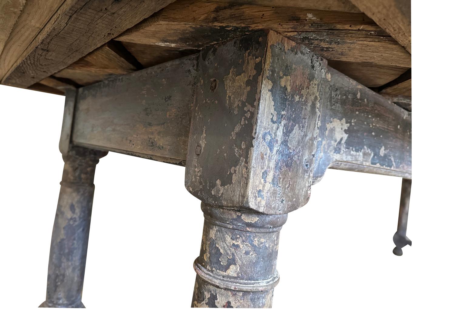 Table de salle à manger française du milieu du XIXe siècle en vente 4