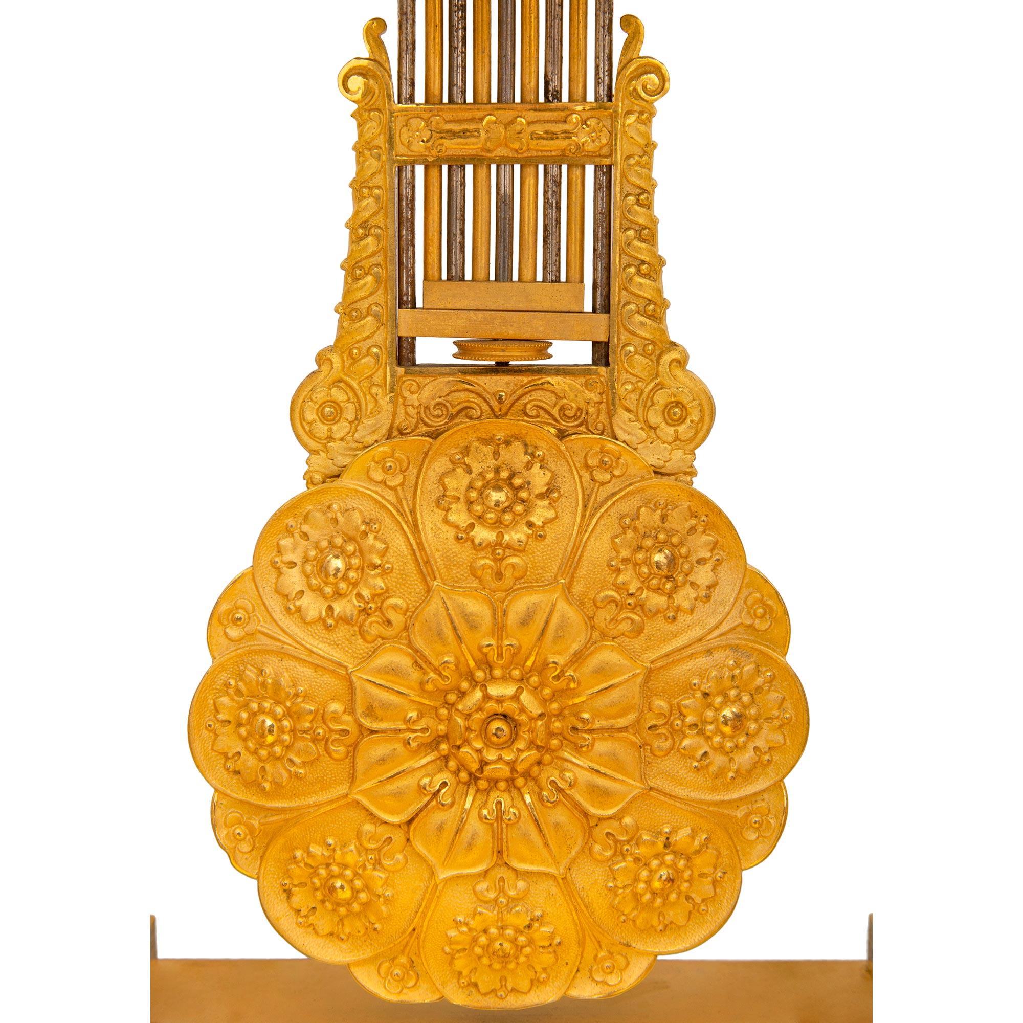 Portico-Uhr aus Goldbronze, Empire-Stil, Mitte des 19. Jahrhunderts im Angebot 4