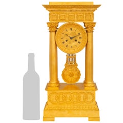 Portico-Uhr aus Goldbronze, Empire-Stil, Mitte des 19. Jahrhunderts