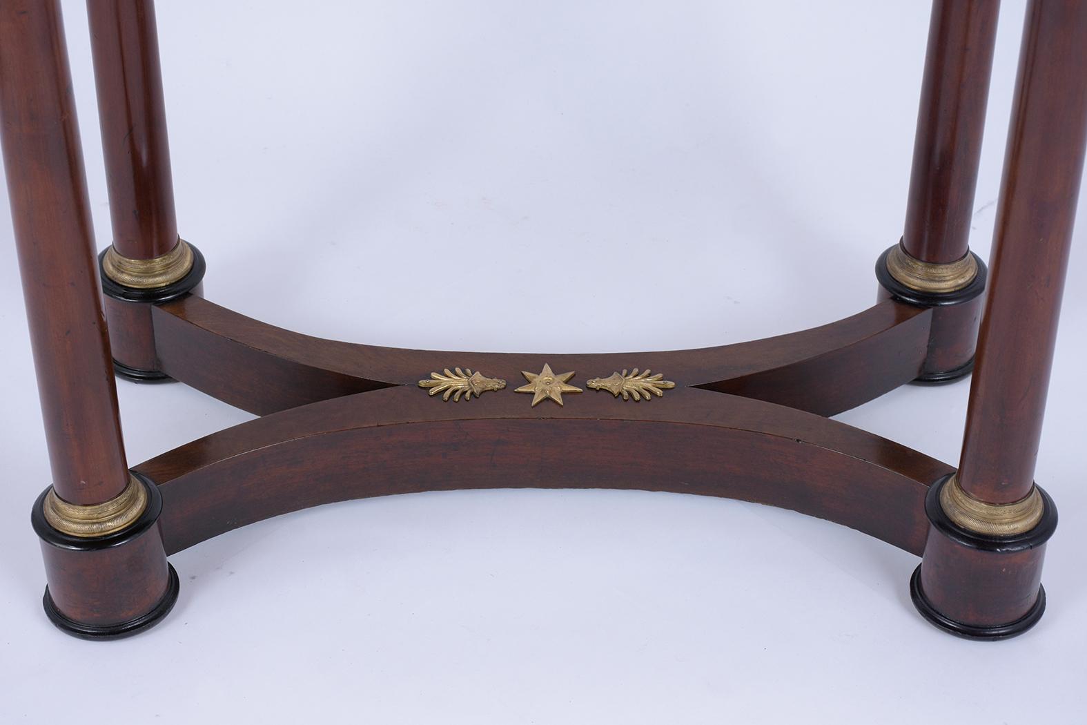 1840er Jahre Französisch Empire Mahagoni Waschtisch mit gewölbten Spiegel & Bronze Akzente (Holz) im Angebot