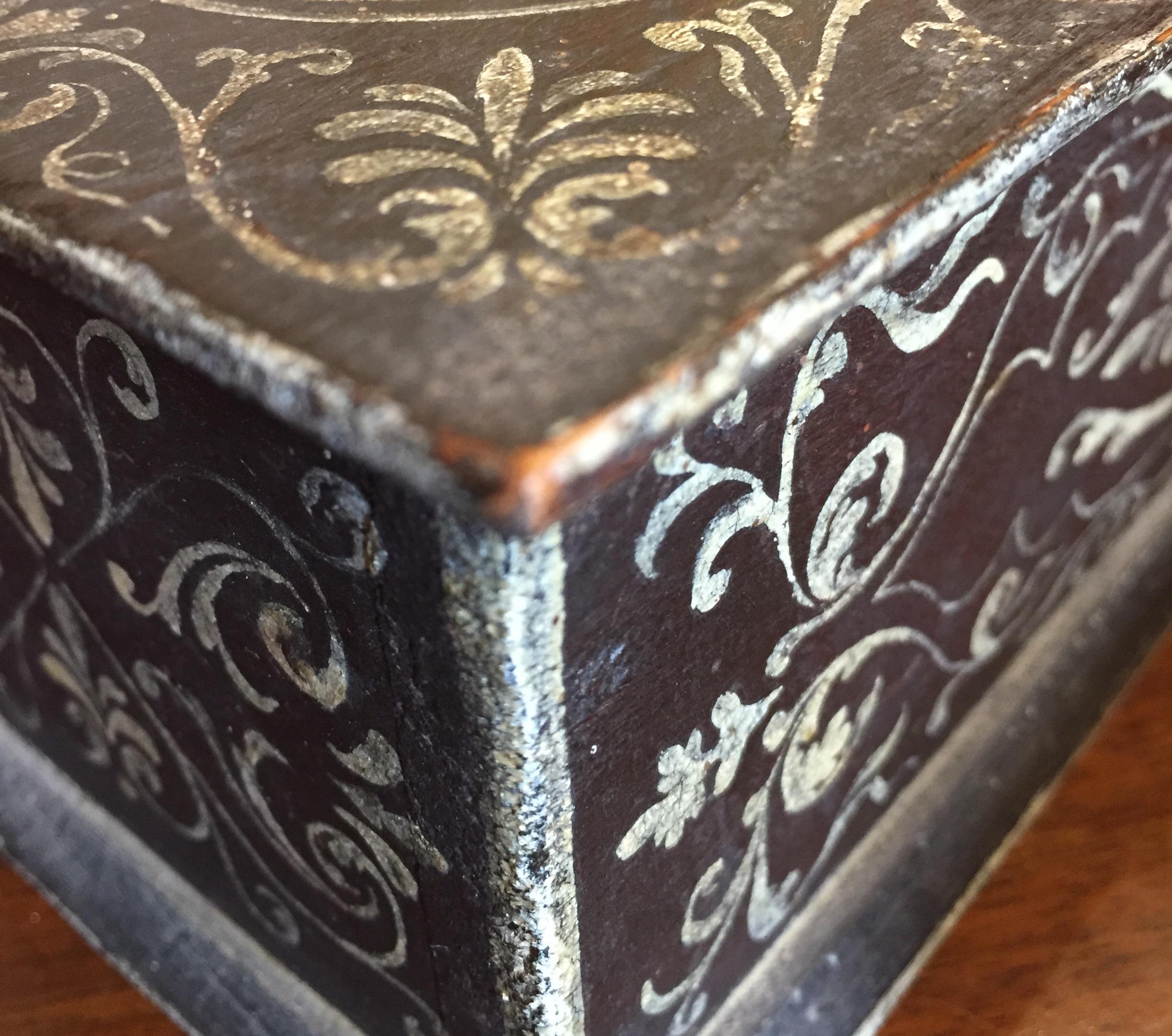 French Mid-19th Century Lacquered Oak Reliquary Box For Sale 9