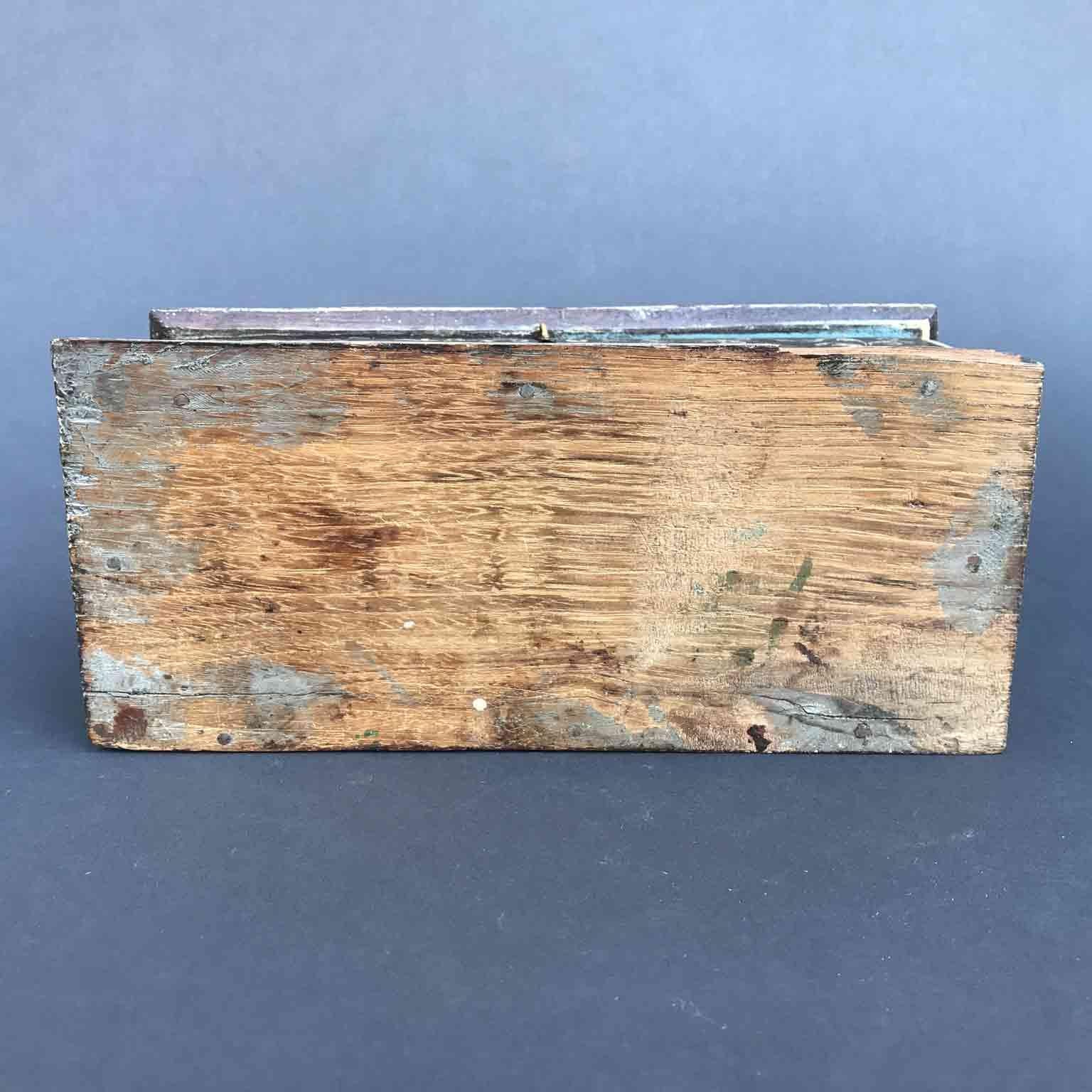 Caja relicario francesa de roble lacado de mediados del siglo XIX Roble en venta