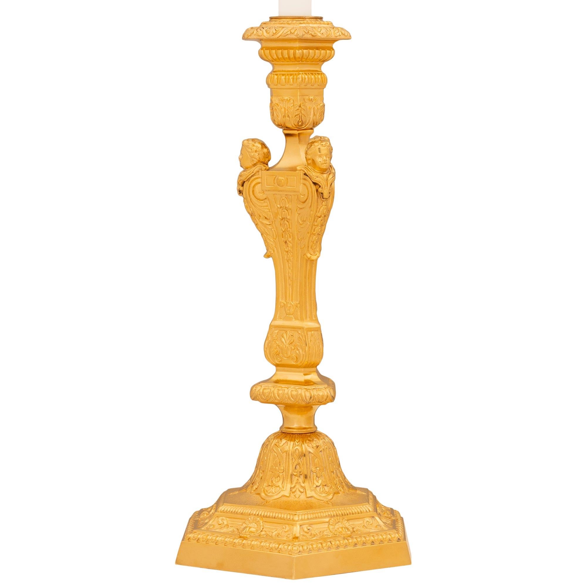 Francese Lampada francese della metà del XIX secolo in stile Luigi XIV in Ormolu in vendita