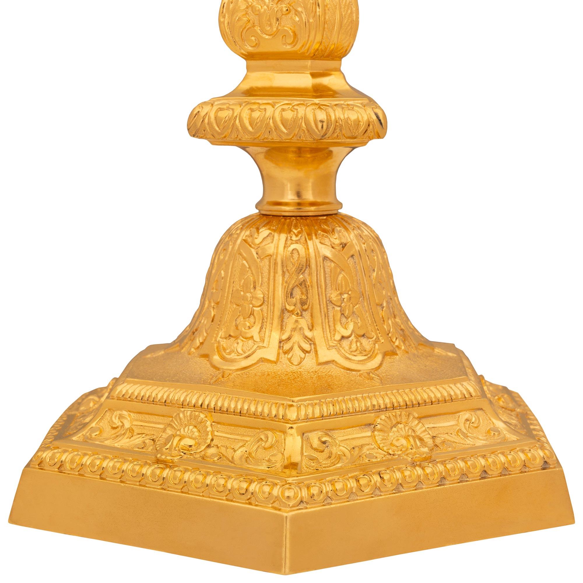 Lampada francese della metà del XIX secolo in stile Luigi XIV in Ormolu in vendita 2