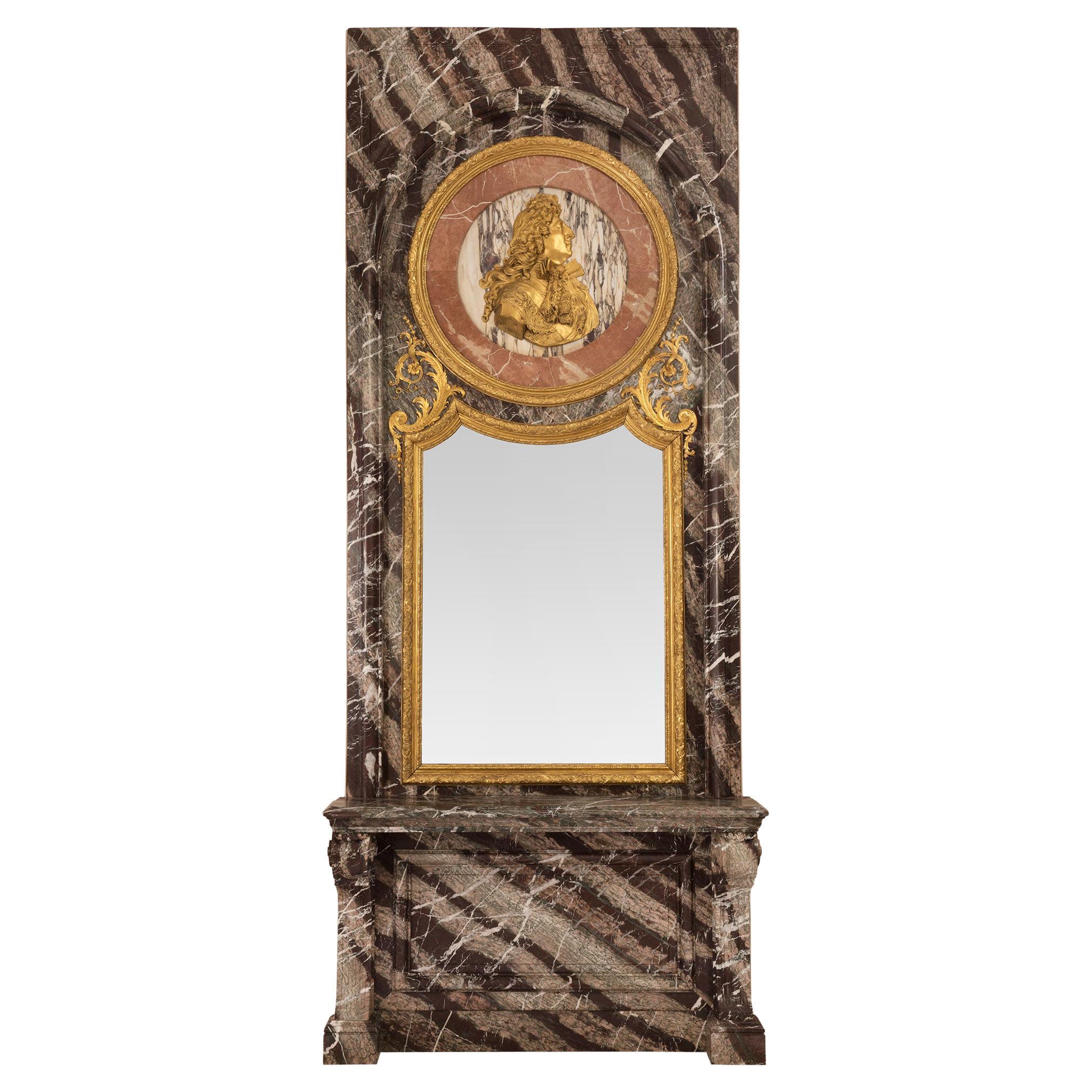 Console en marbre de style Louis XIV du milieu du XIXe siècle et miroir assorti