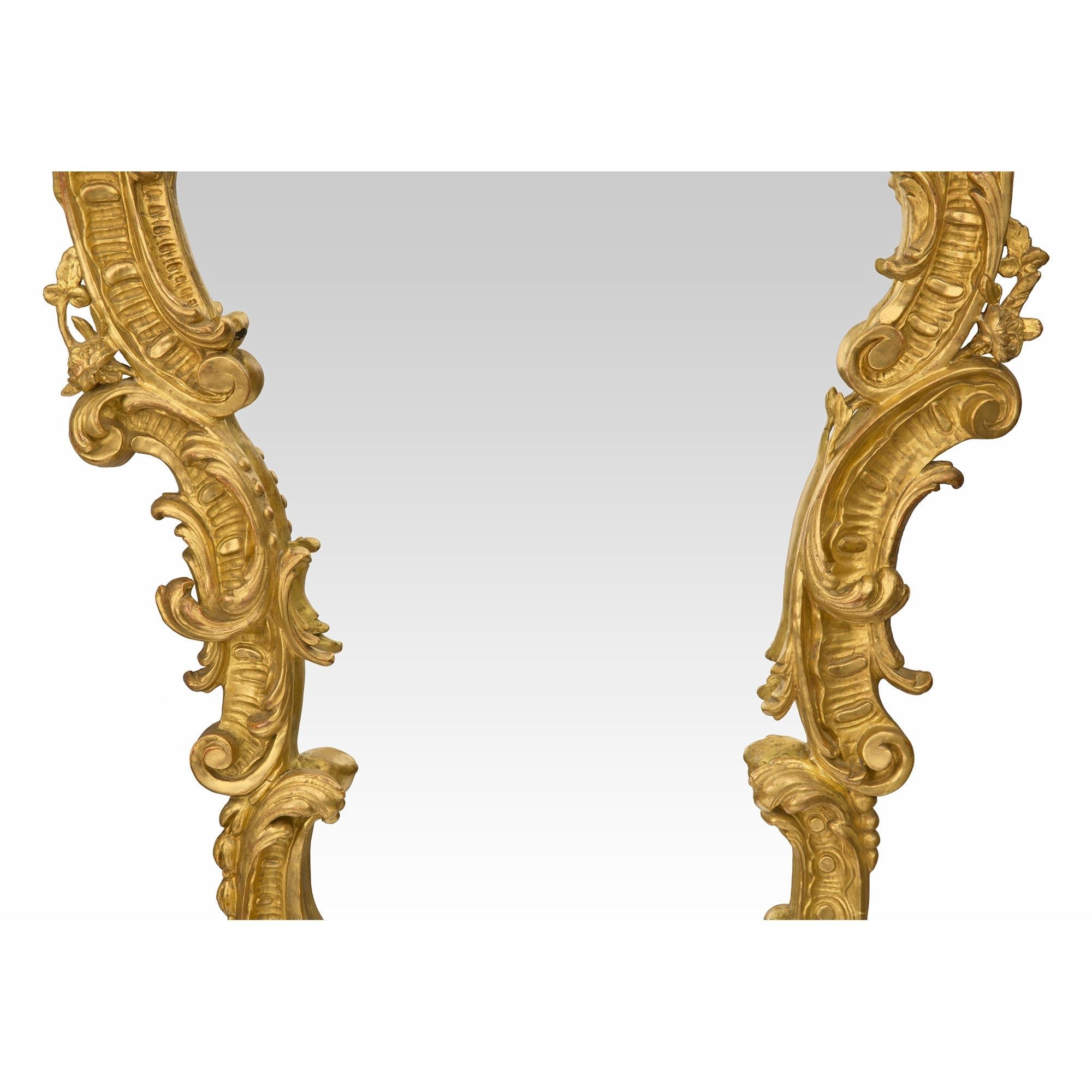 Louis XV.-Spiegel aus vergoldetem Holz, Mitte des 19. Jahrhunderts im Angebot 1