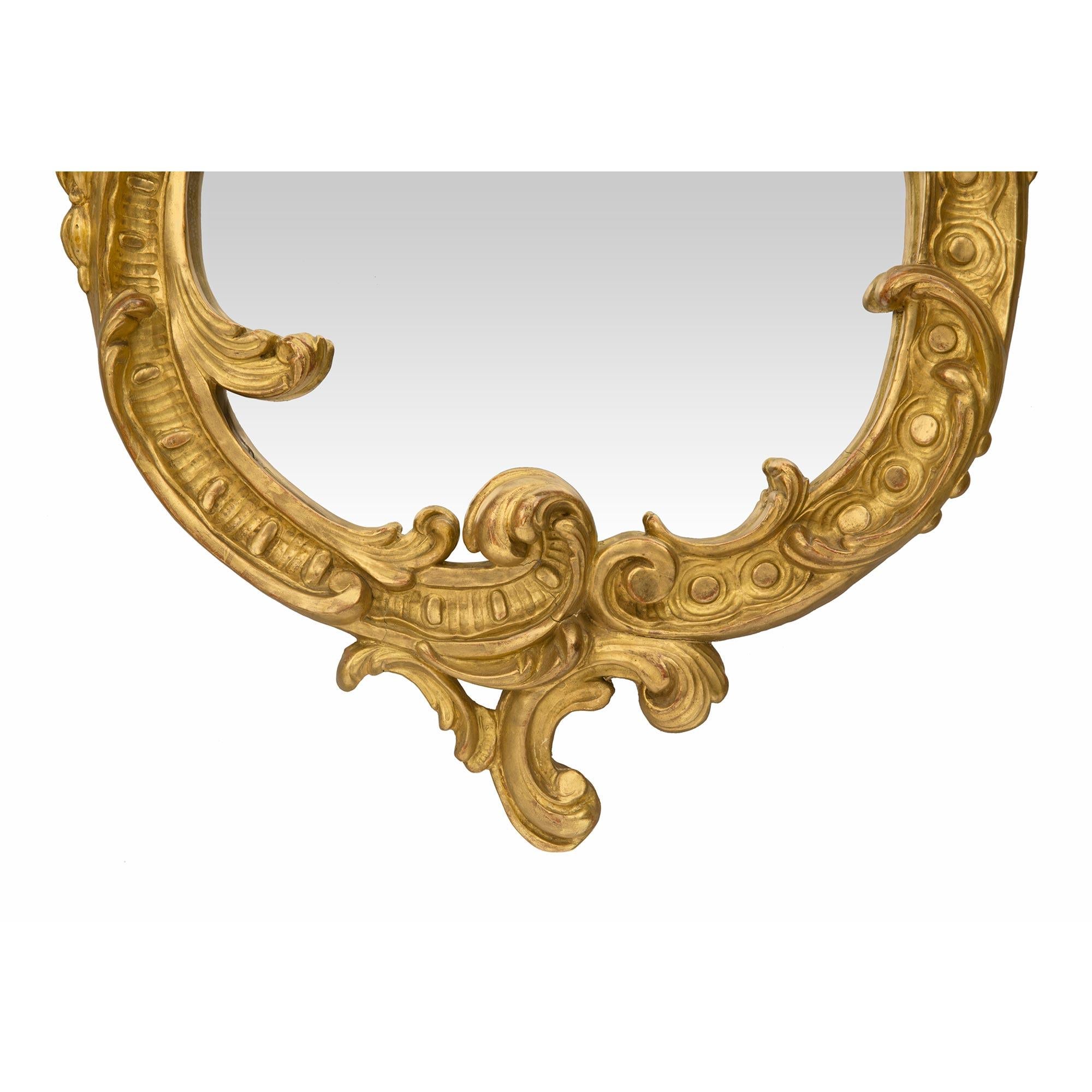 Louis XV.-Spiegel aus vergoldetem Holz, Mitte des 19. Jahrhunderts im Angebot 3