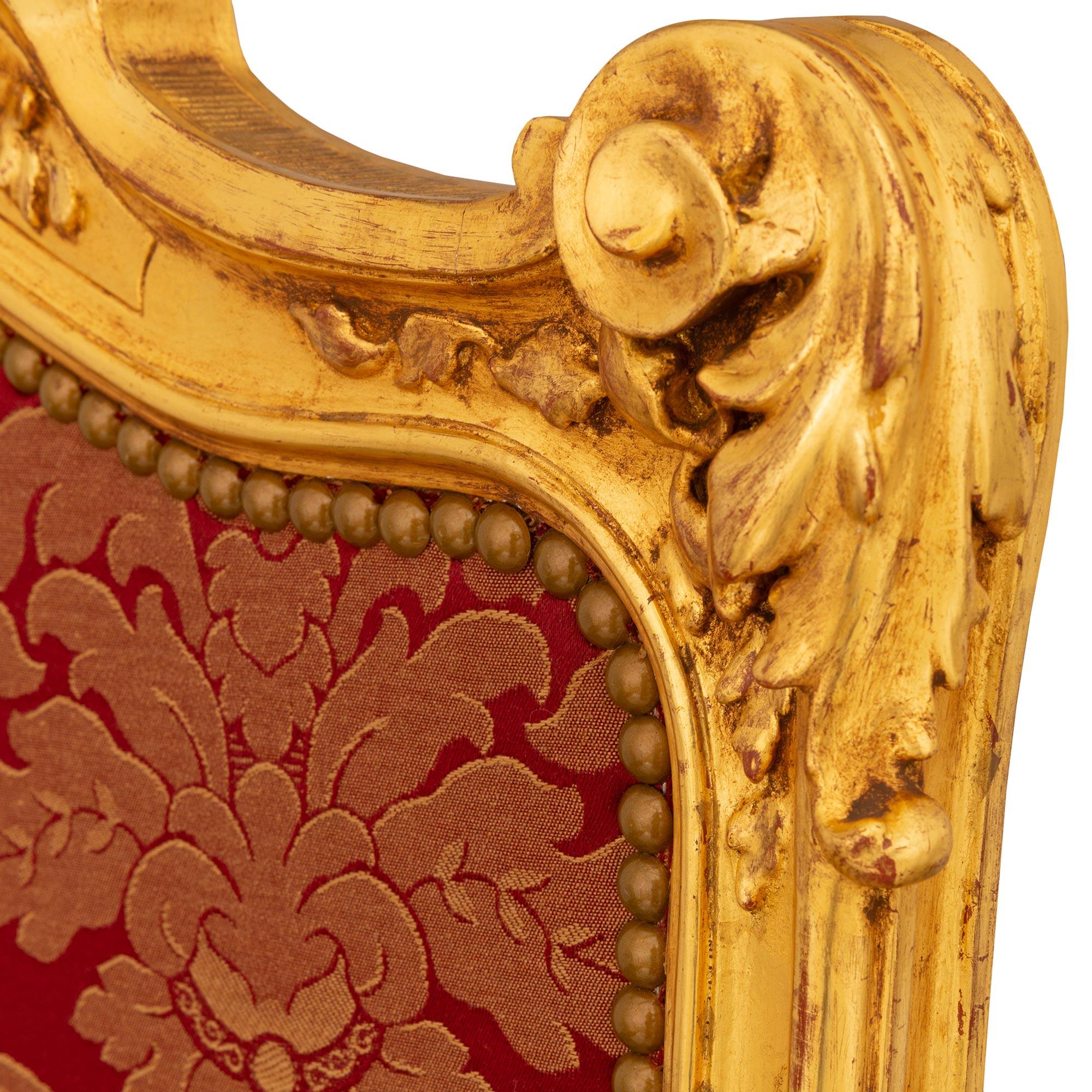 XIXe siècle Paravent en bois doré Louis XV du milieu du 19e siècle en vente