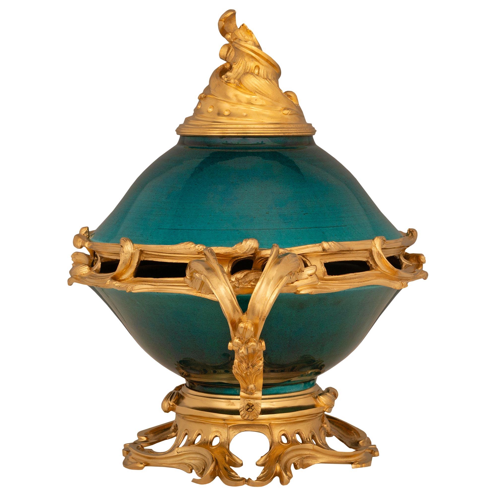 French Mid 19th Century Louis XV St. Ormolu And Glazed Porcelain Centerpiece In Good Condition For Sale In West Palm Beach, FL