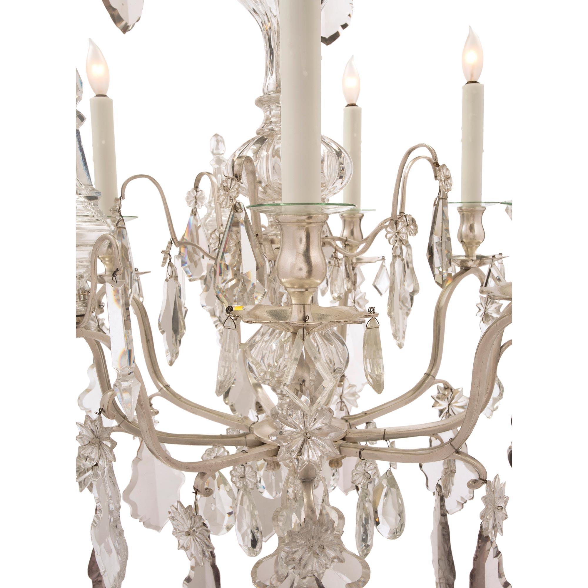 French Mid-19th Century Louis XV Style Bronze and Baccarat Crystal Chandelier For Sale 2