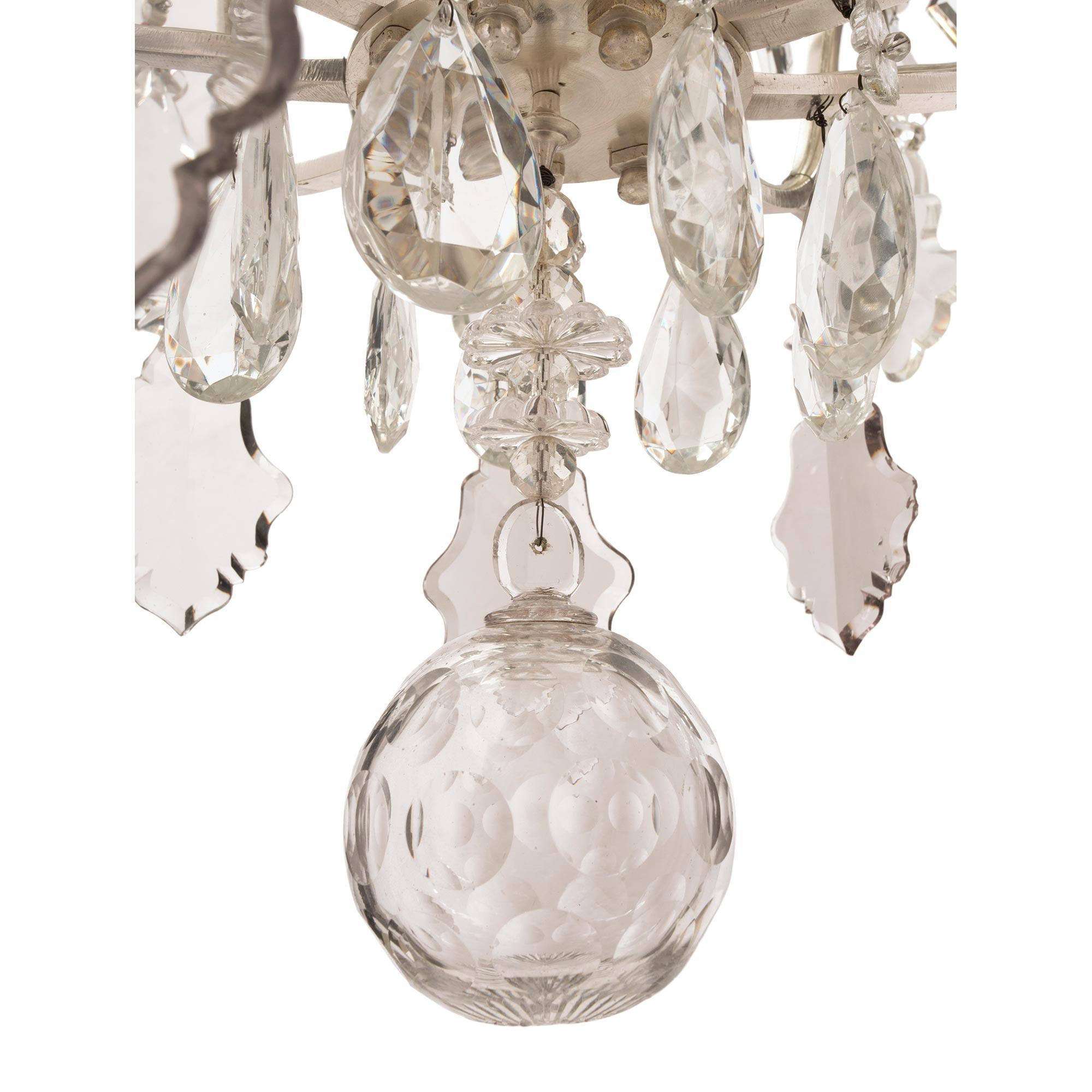 French Mid-19th Century Louis XV Style Bronze and Baccarat Crystal Chandelier For Sale 3