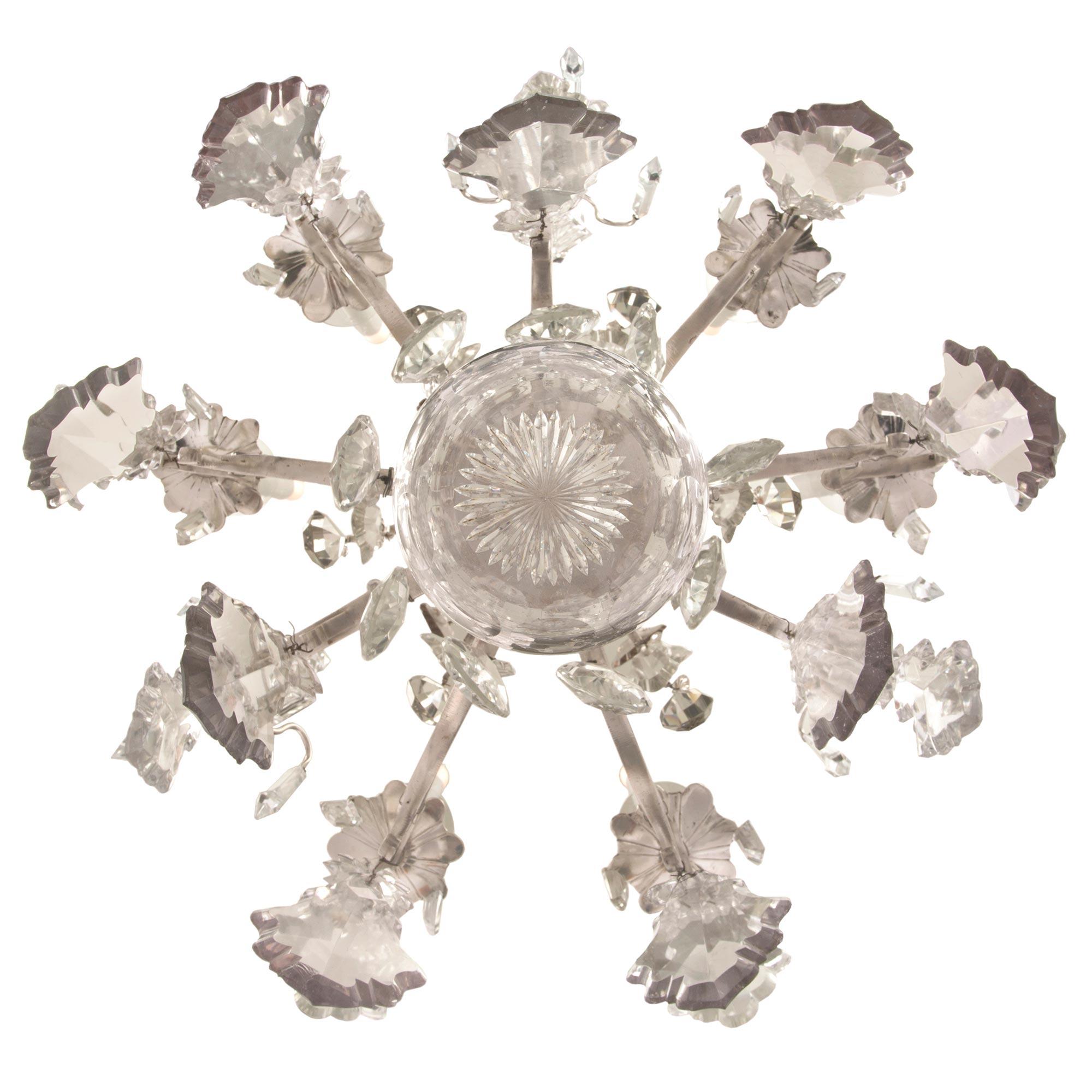 French Mid-19th Century Louis XV Style Bronze and Baccarat Crystal Chandelier For Sale 4