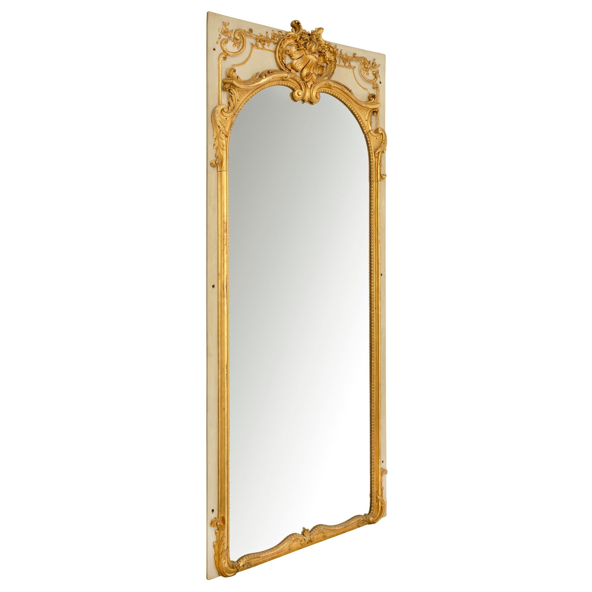 French Mid-19th Century Louis XV Style Patinated Gray and Giltwood Mirror In Good Condition For Sale In West Palm Beach, FL