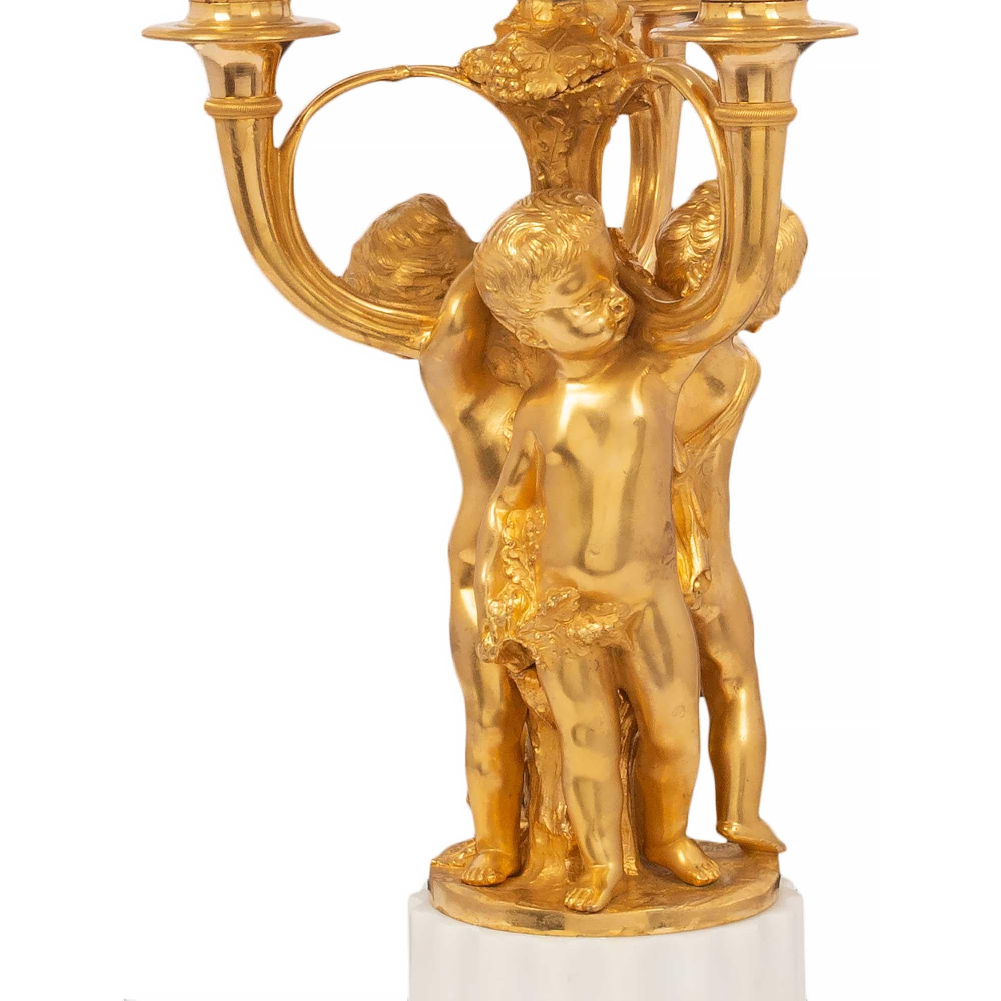 Französische St. Bouillotte-Lampe, Louis XVI.-Stil, Mitte des 19. Jahrhunderts (Goldbronze) im Angebot