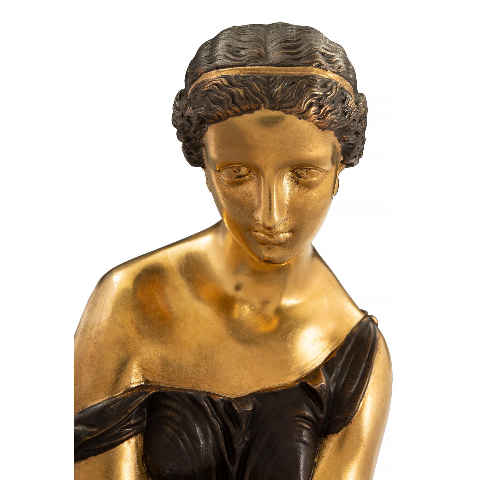 Statue française de style Louis XVI du milieu du XIXe siècle en bronze et bronze doré par Schoenwerck en vente 2