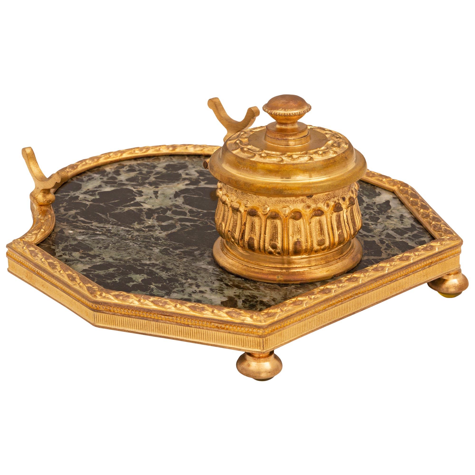 French Mid-19th Century Louis XVI Style Green Marble and Ormolu Mounted Inkwell In Good Condition For Sale In West Palm Beach, FL