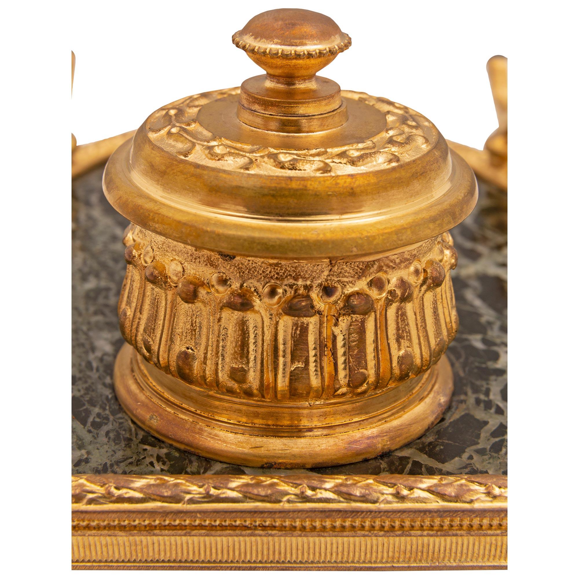 French Mid-19th Century Louis XVI Style Green Marble and Ormolu Mounted Inkwell For Sale 3