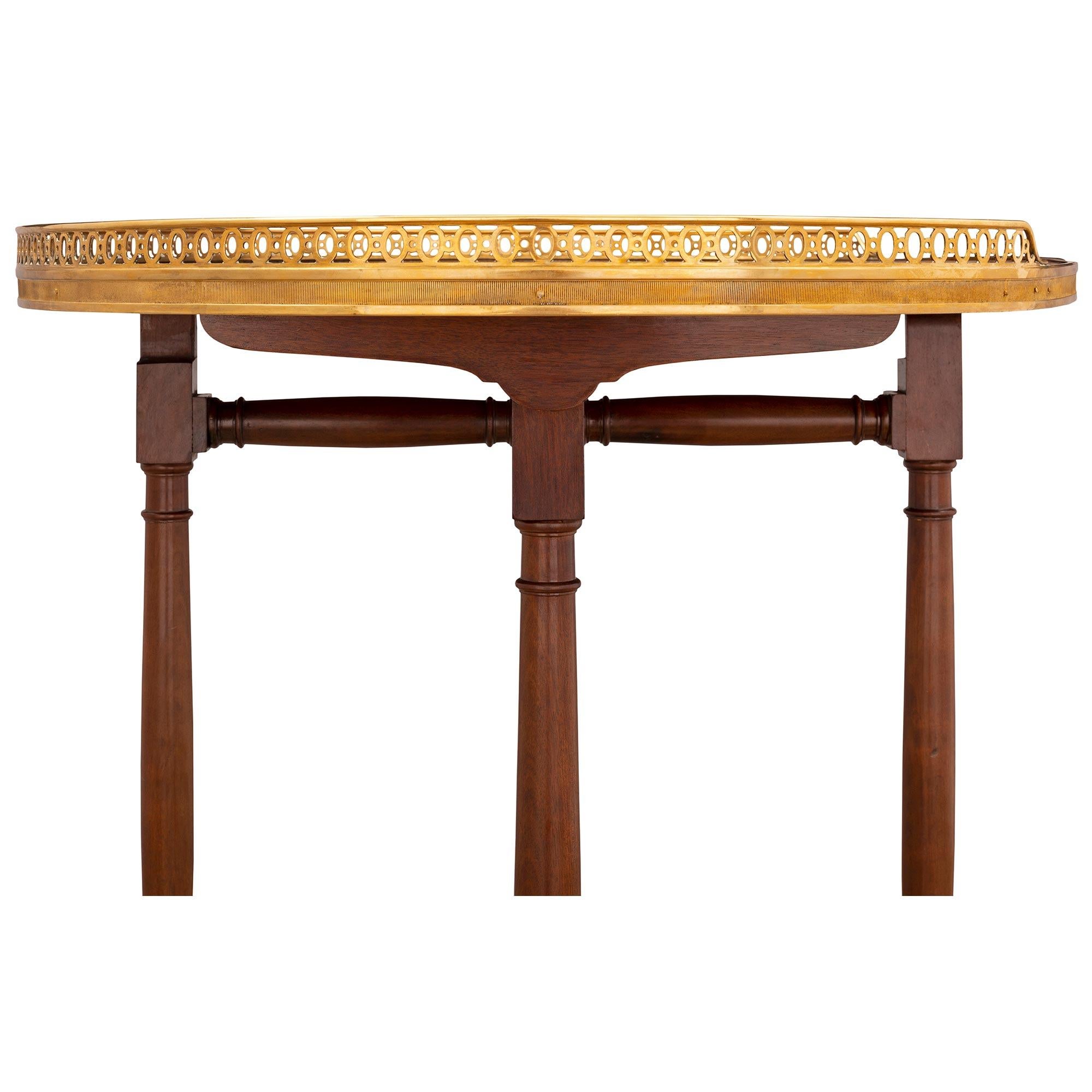French Mid-19th Century Louis XVI Style Mahogany Gateleg Table For Sale 4