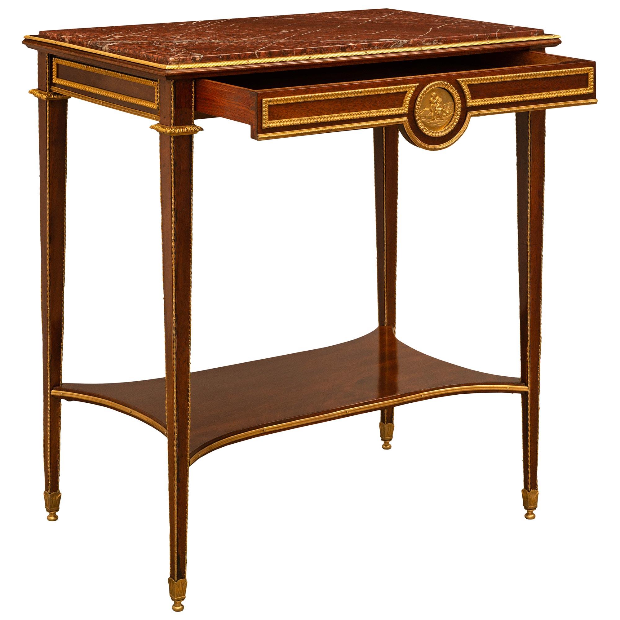 Table d'appoint rectangulaire en acajou de style Louis XVI du milieu du XIXe siècle Bon état - En vente à West Palm Beach, FL