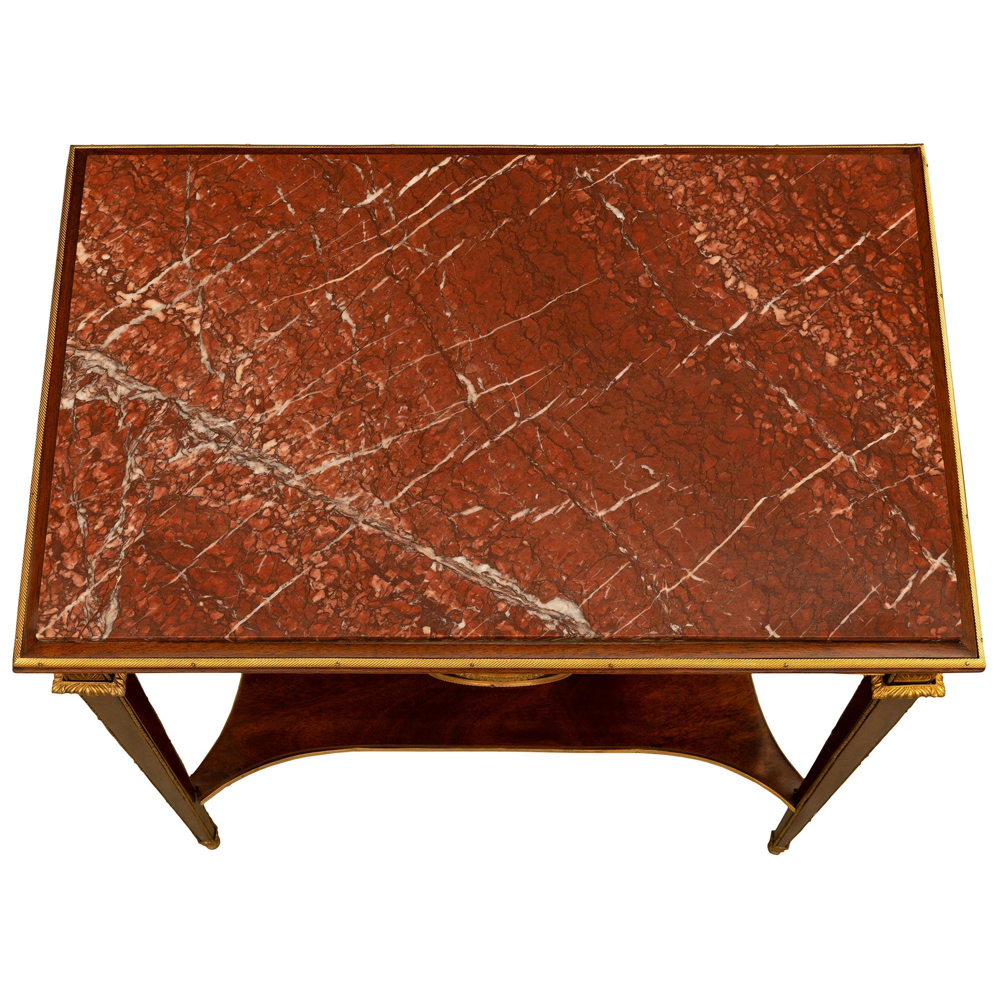 Table d'appoint rectangulaire en acajou de style Louis XVI du milieu du XIXe siècle en vente 4