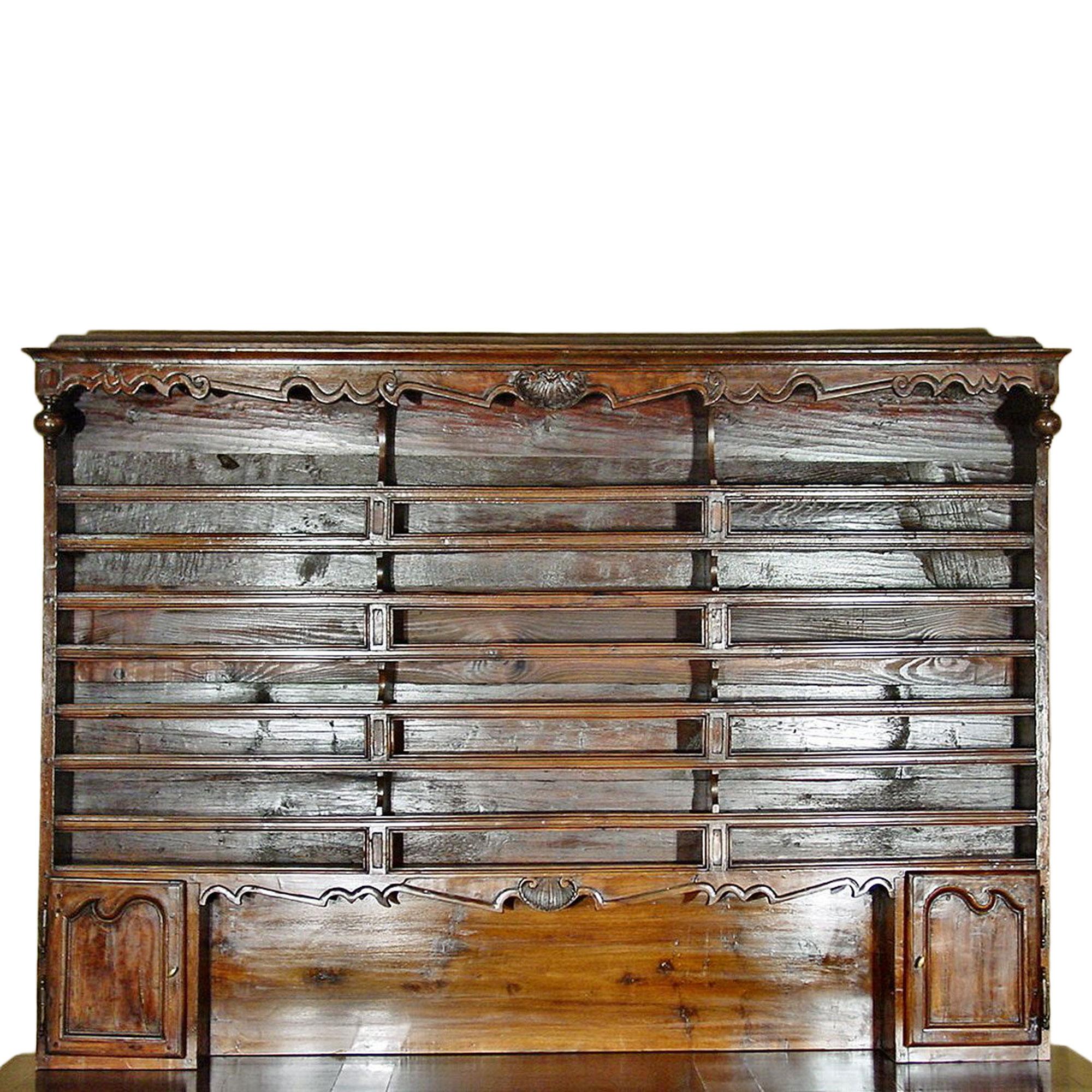 French Mid-19th Century Louis XVI Style Oak 'Vaissellier' In Good Condition In West Palm Beach, FL