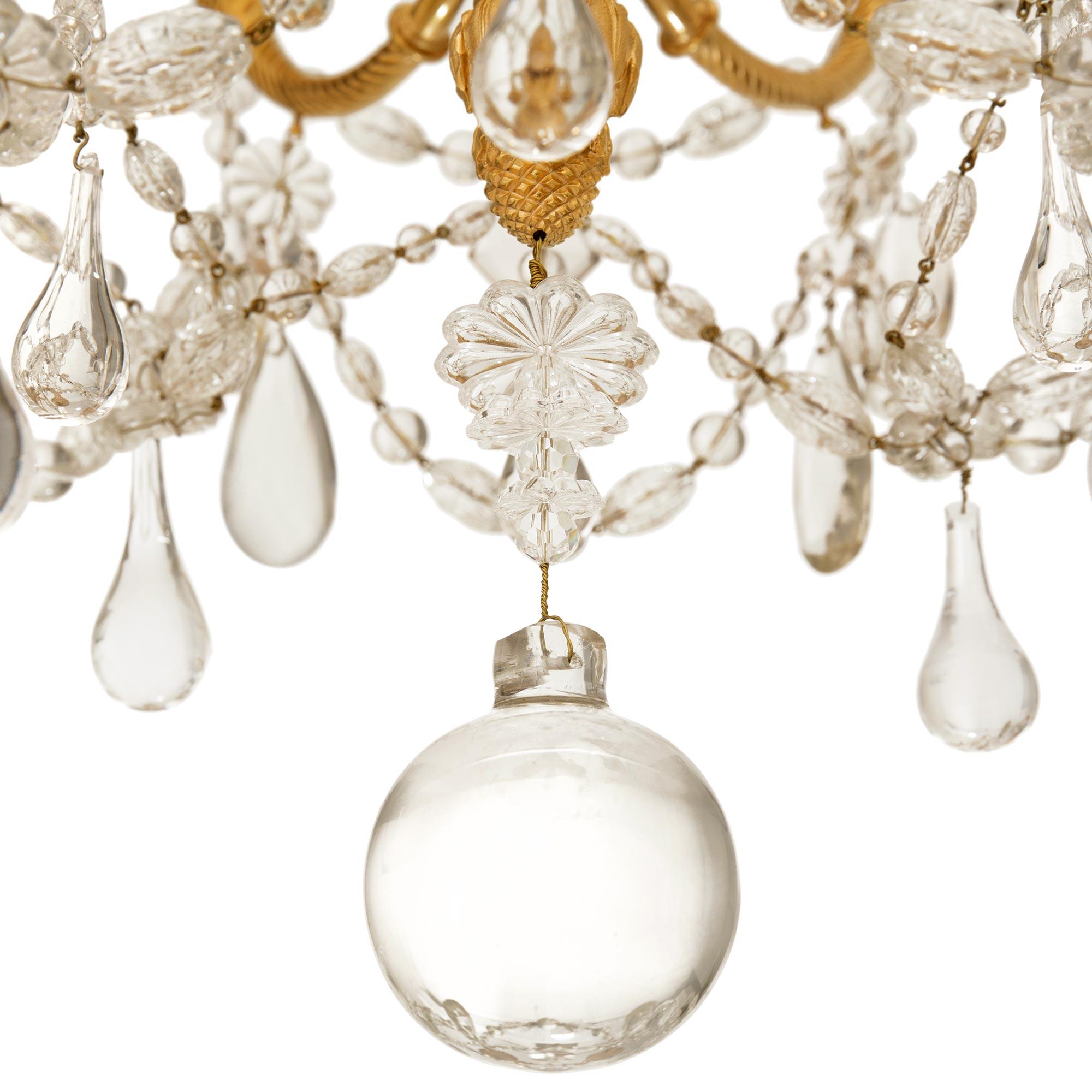 Lampadario francese della metà del XIX secolo in Ormolu, Baccarat e cristallo di rocca in vendita 3