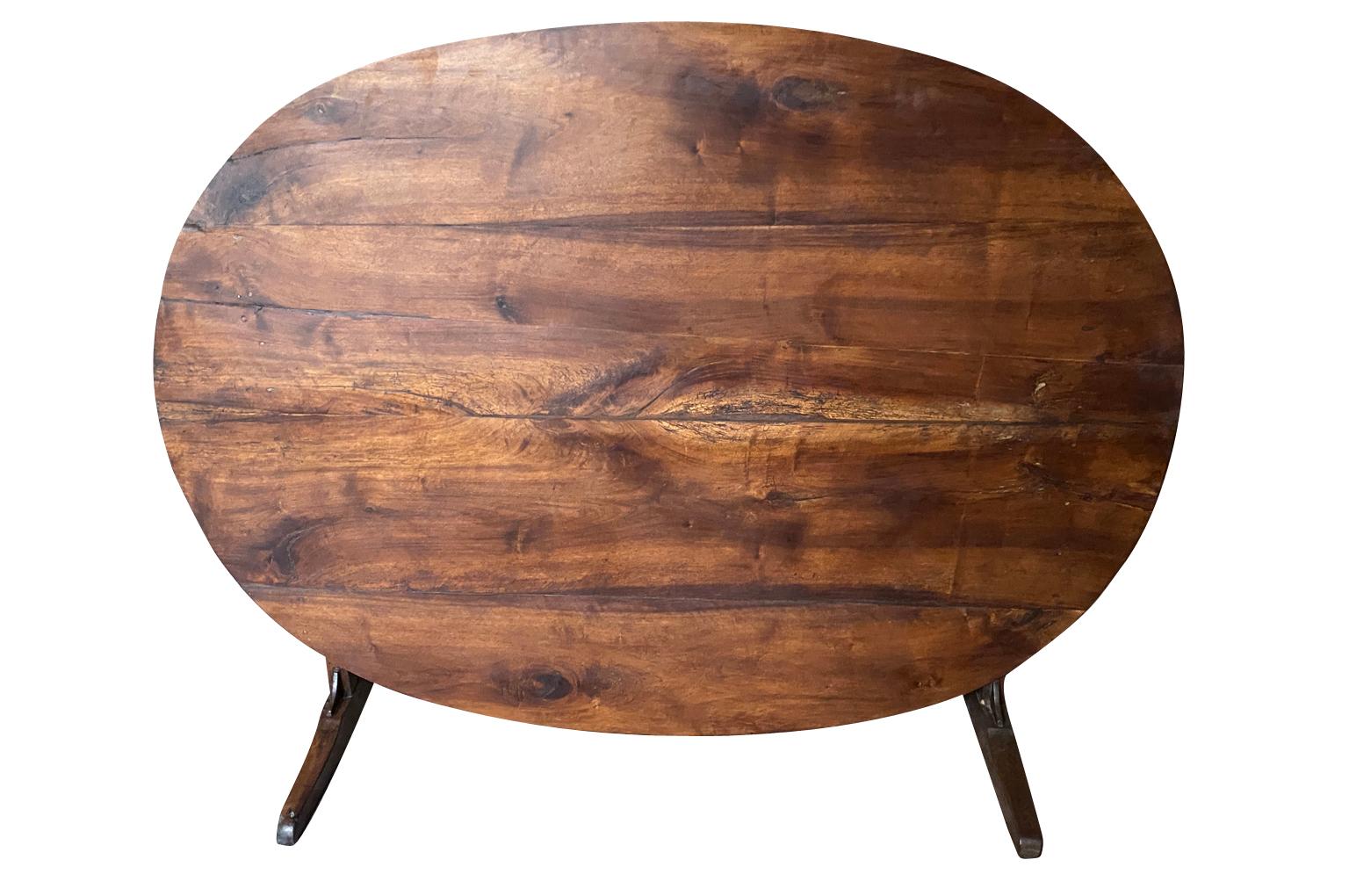 French Mid-19th Century Oval Wine Tasting Table For Sale 8