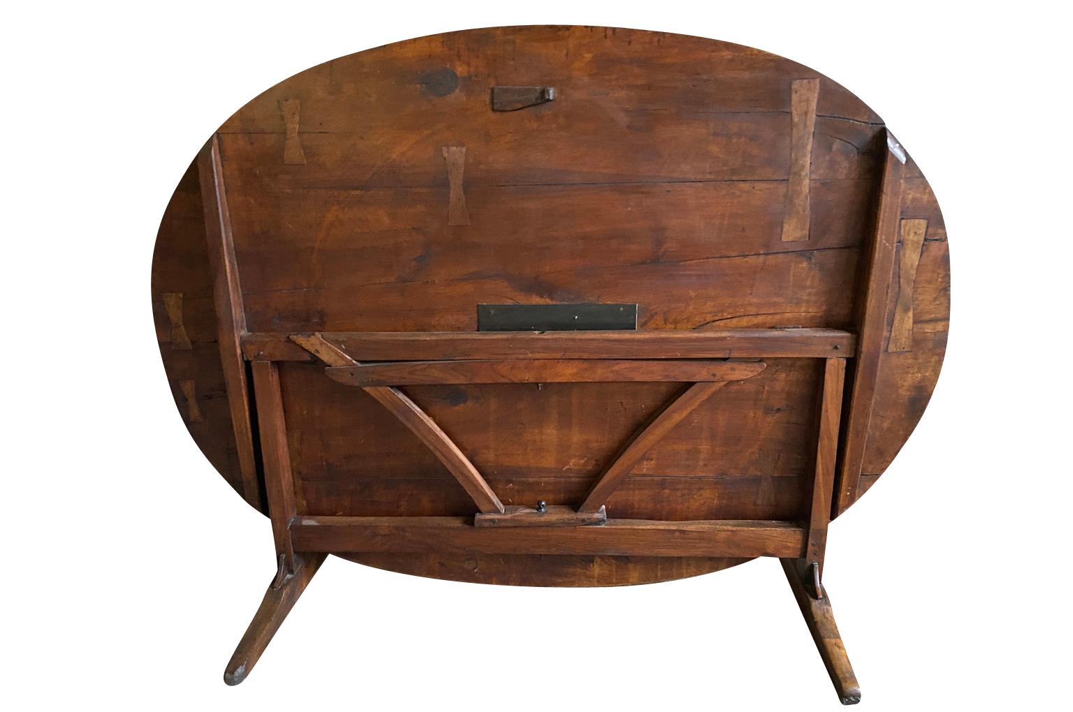 French Mid-19th Century Oval Wine Tasting Table For Sale 9
