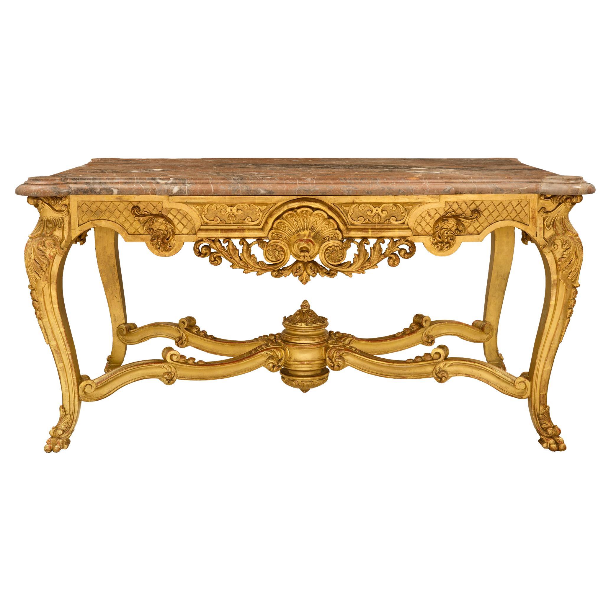 Mesa de centro francesa de mediados del siglo XIX de madera dorada y mármol Régence St.