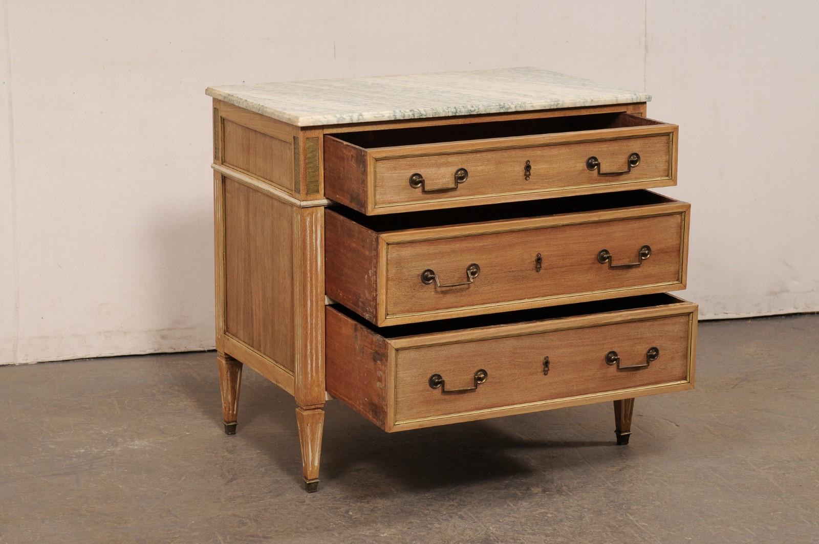 Neoclassico Cassapanca francese della metà del 20° secolo con piano in marmo colorato in modo unico (Greene & Greene) in vendita