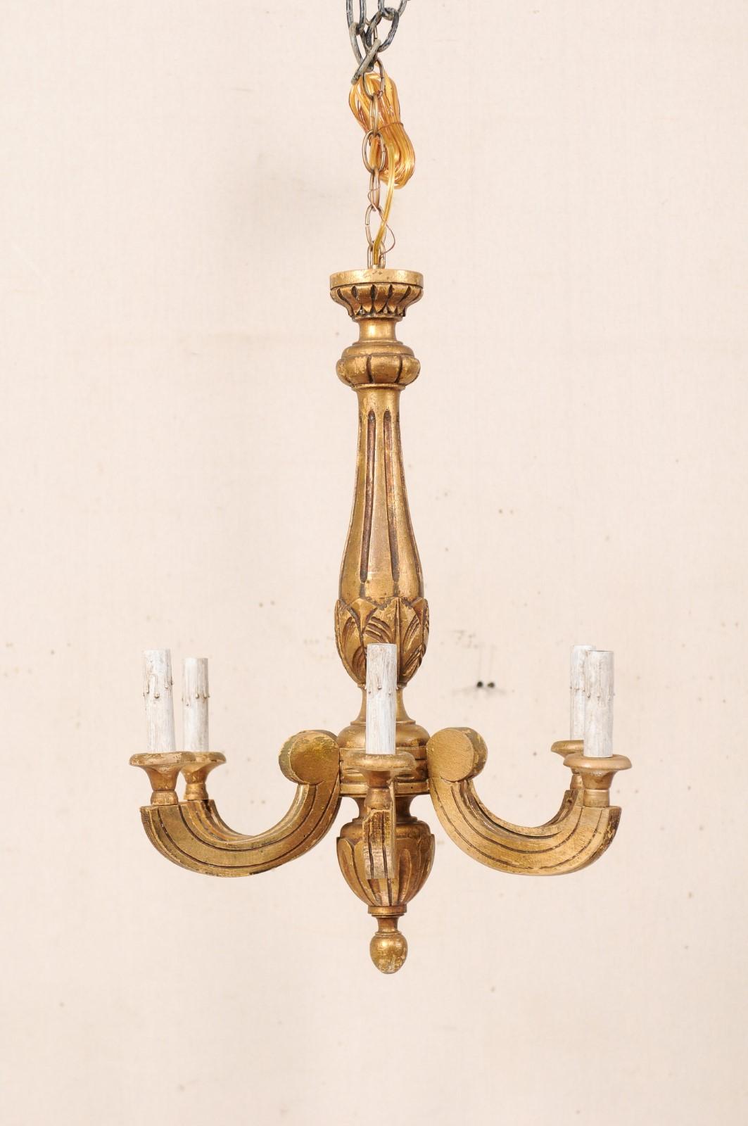 French Mid-20th Century 6-Light Giltwood Chandelier For Sale 1