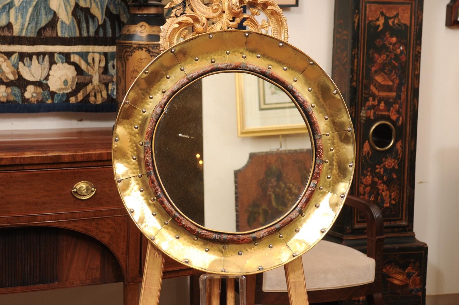 Français French mid 20th Century Miroir rond en laiton avec rivets en vente