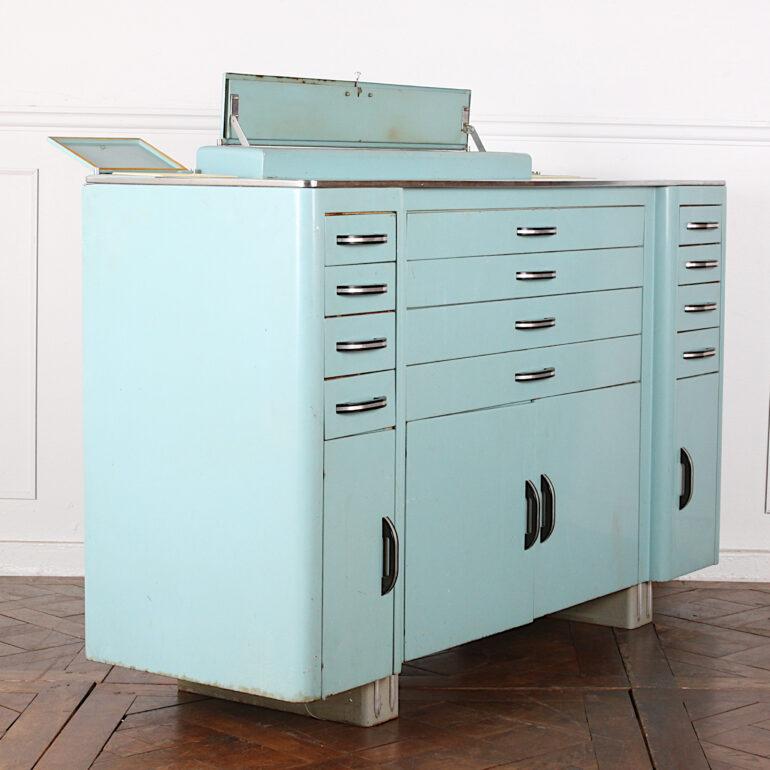 French Mid-20th Century Enamel Multi-Drawer Cabinet In Good Condition In Vancouver, British Columbia