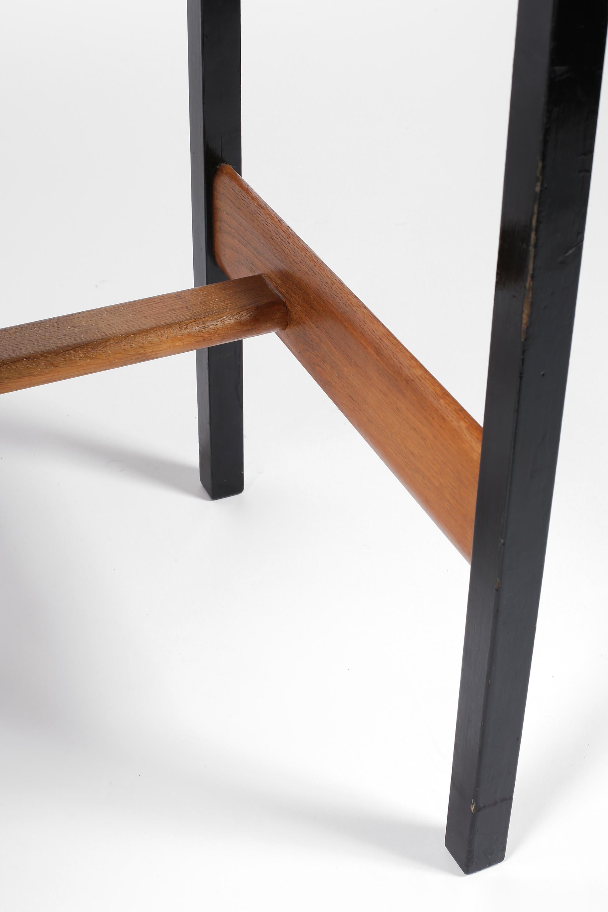 Französisch Mitte des 20. Jahrhunderts Modernist Eiche Schreibtisch im Angebot 2