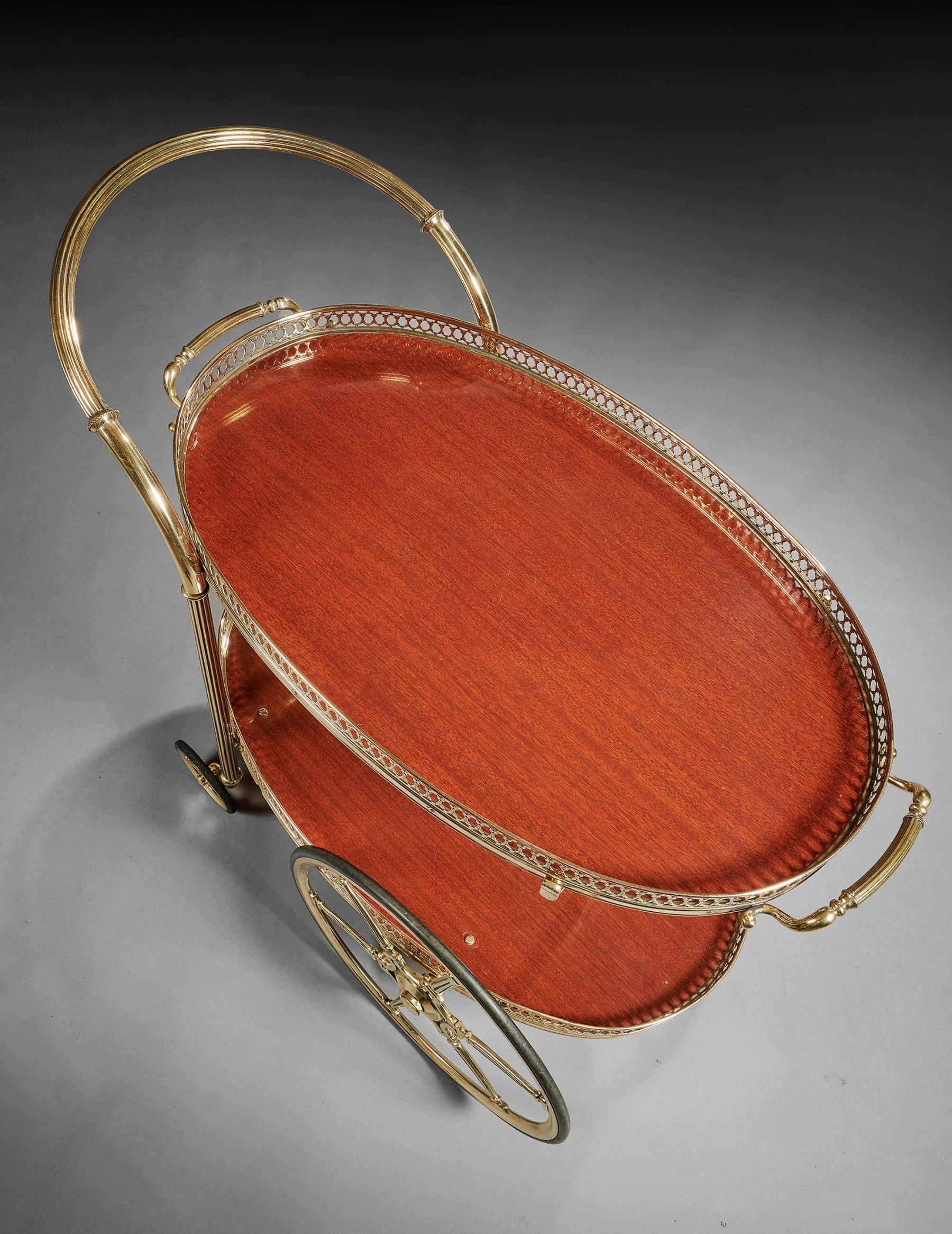 French Mid-20th Century Oval Brass Bar Cart with Removable Tray In Good Condition For Sale In Benington, Herts