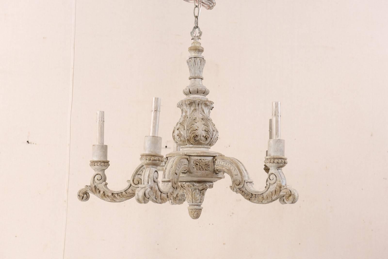 French Mid-20th Century Richly Carved and Painted Wood Chandelier in Soft Cream 1