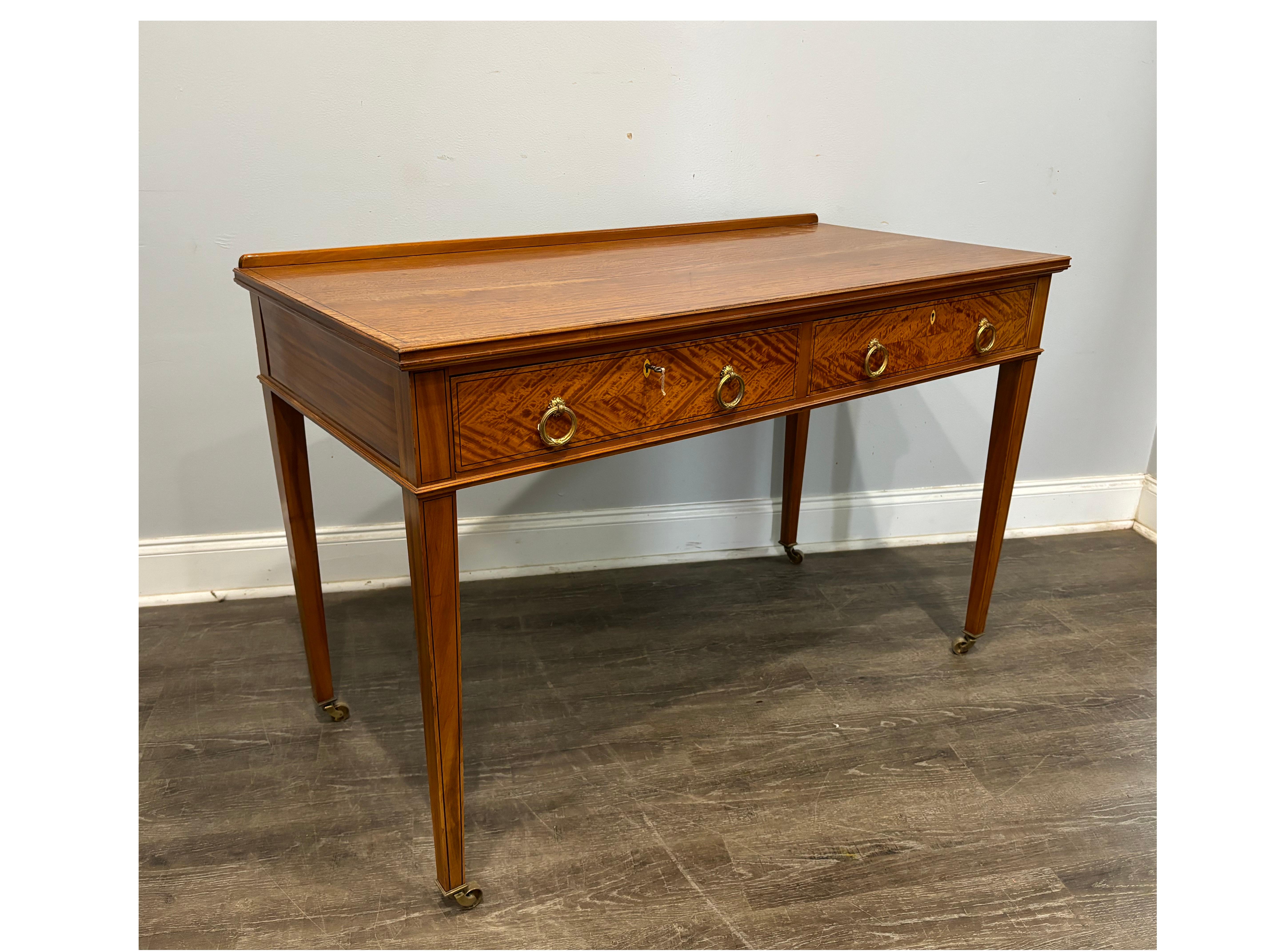 French Mid-20th Century Writing Table For Sale 7