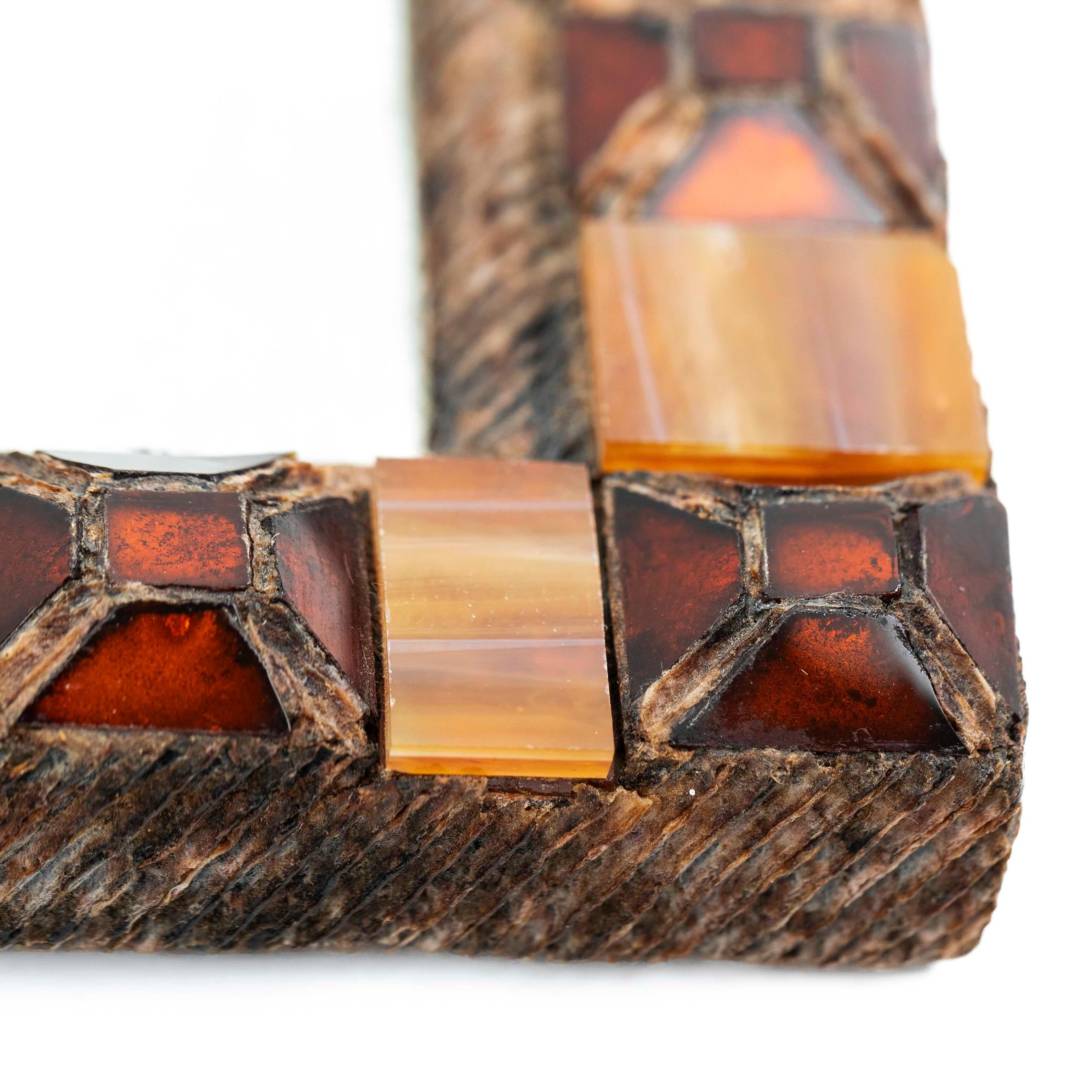 Milieu du XXe siècle Miroir en résine et verre mosaïque dans le style de Line Vautrin années 1960 en vente