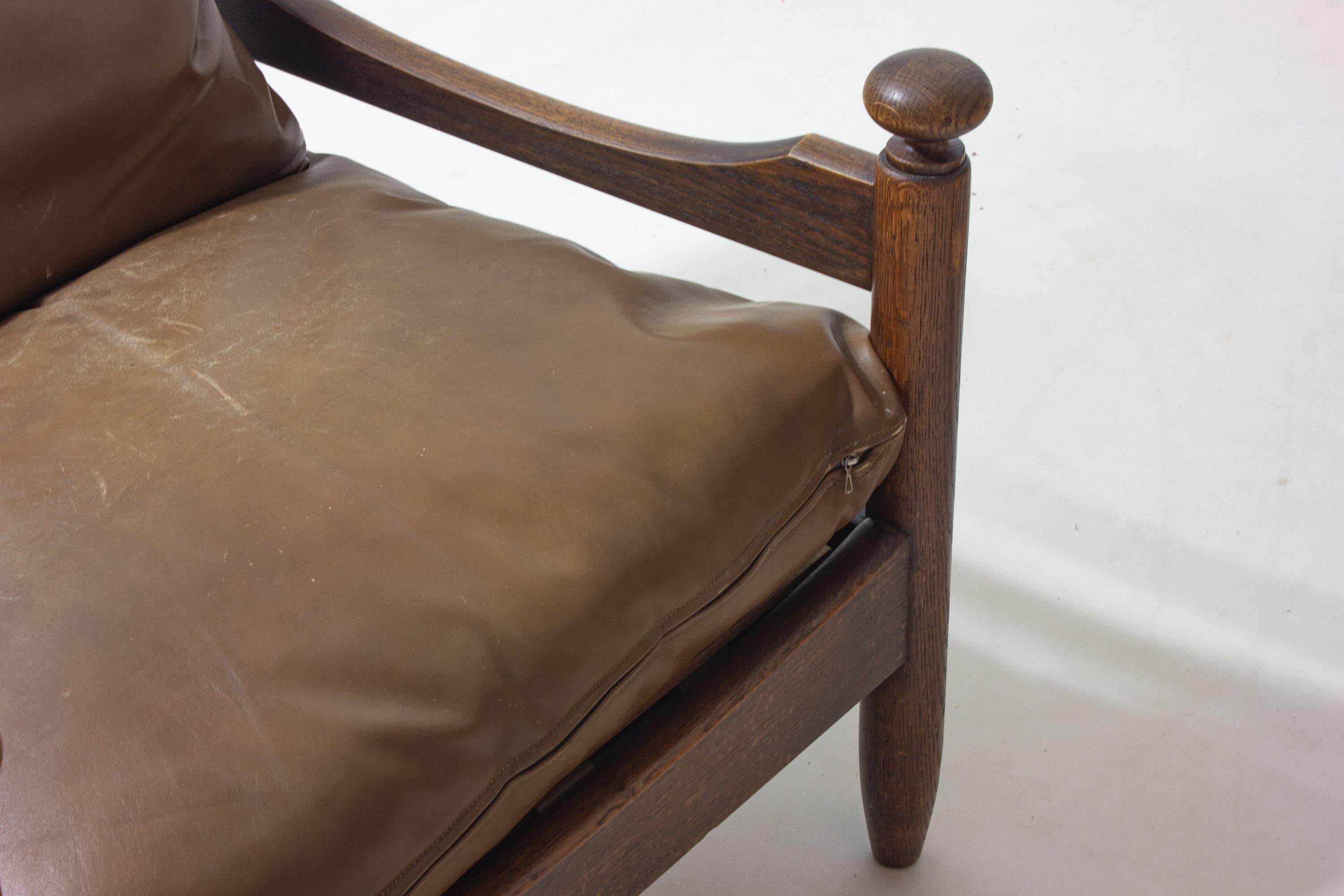 Pelle Poltrona francese a due posti della metà del secolo scorso in Oak e pelle in vendita