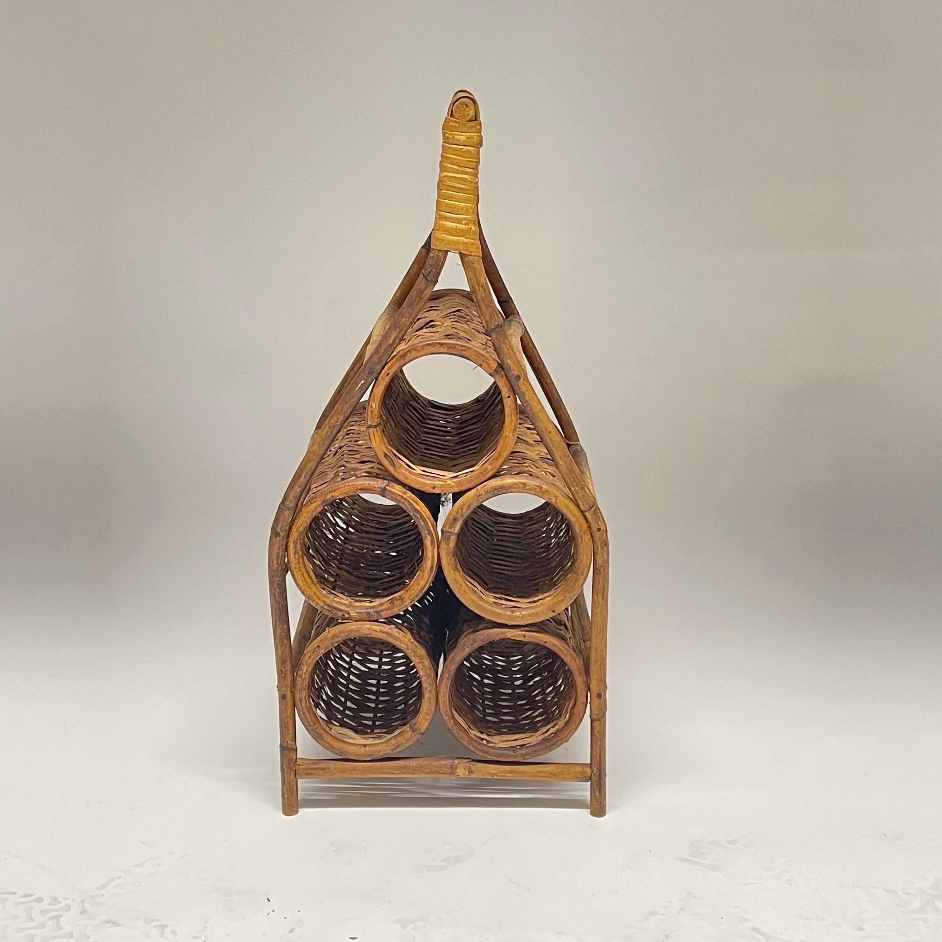 Weinhalter oder Regal für 5 Flaschen aus Rattan und Bambus mit Korbgeflecht, Mitte des Jahrhunderts im Zustand „Gut“ im Angebot in Miami, FL