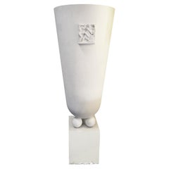 Vase blanc français du milieu du siècle dernier par Henri Lagriffoul