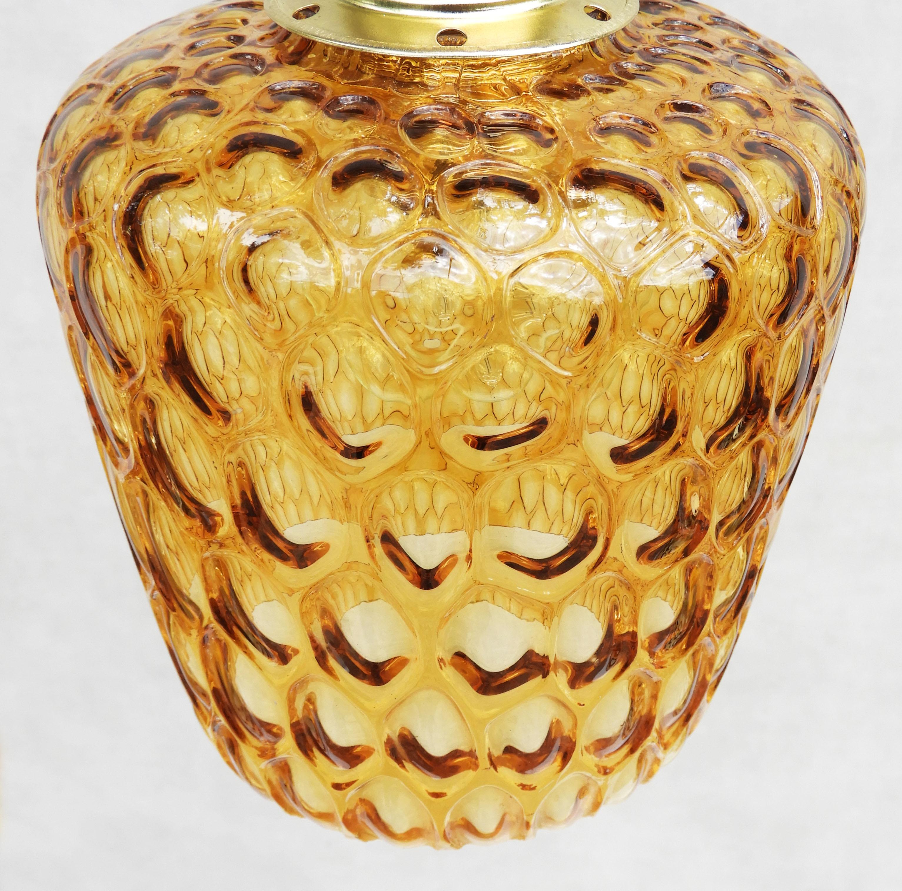 Französisch Mid Century Bernstein Blase Glas Pendelleuchten C1960 (20. Jahrhundert) im Angebot