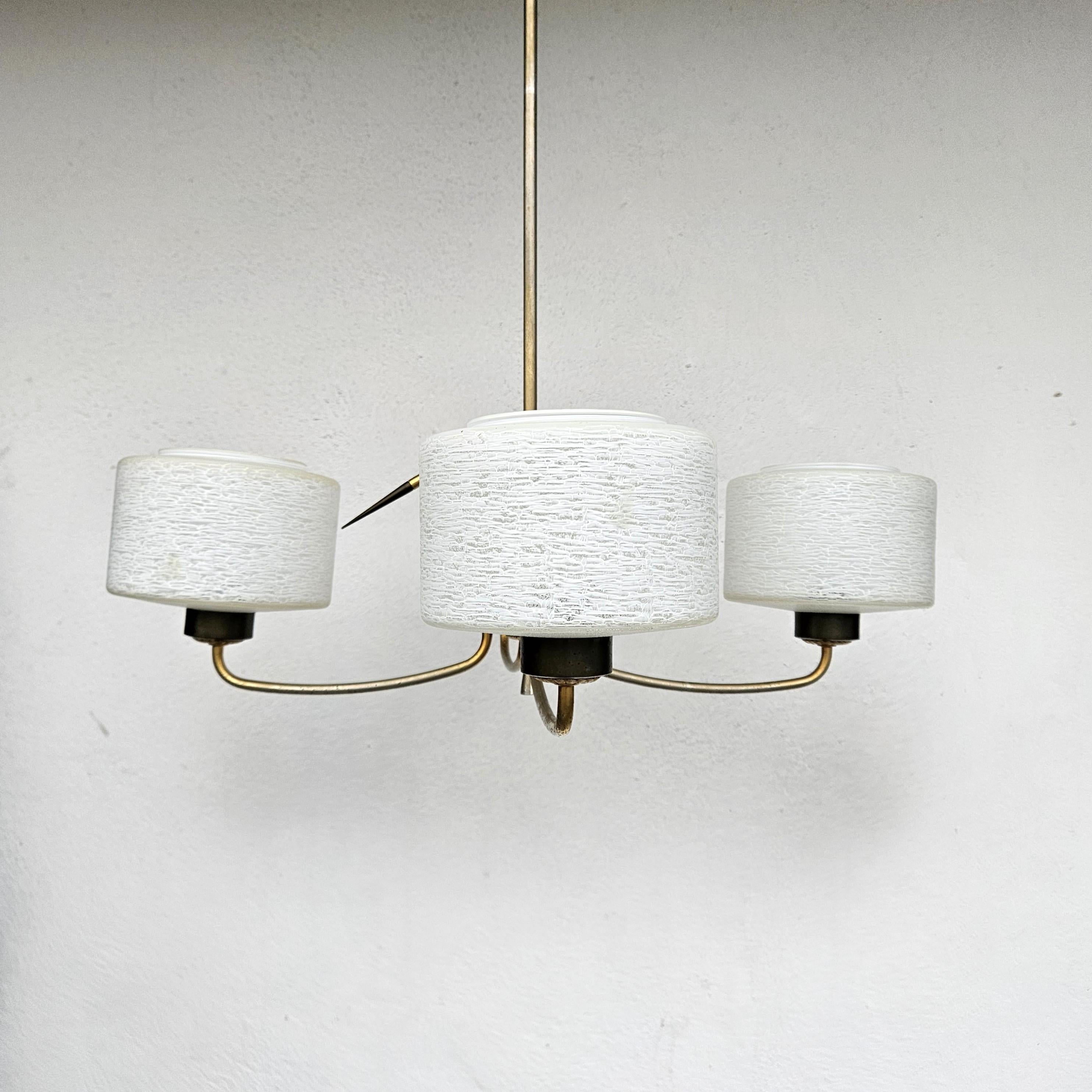 Lampadario atomico francese di metà secolo in ottone e vetro In condizioni buone in vendita a Bussiere Dunoise, Nouvel Aquitaine