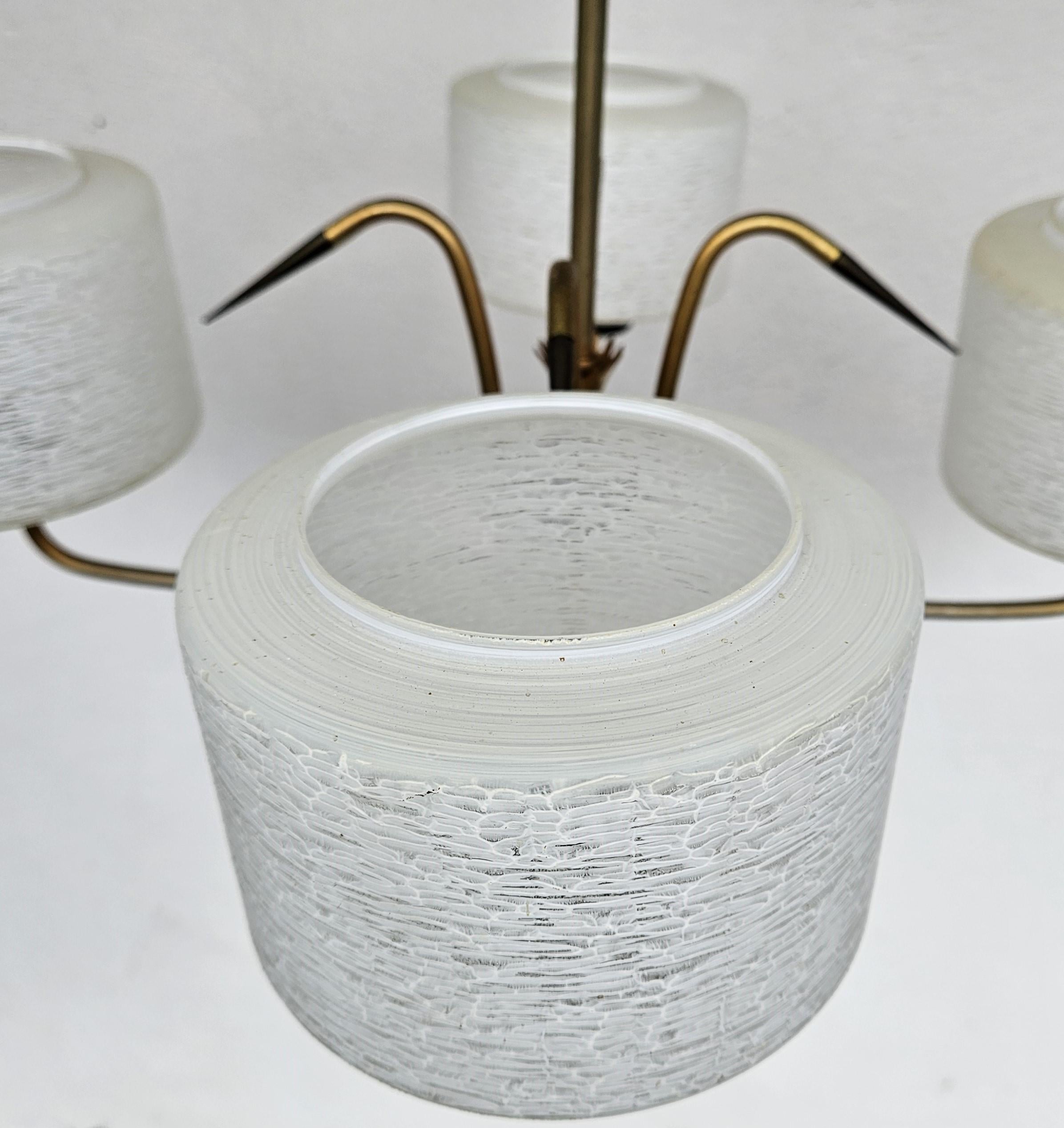 Lampadario atomico francese di metà secolo in ottone e vetro in vendita 8