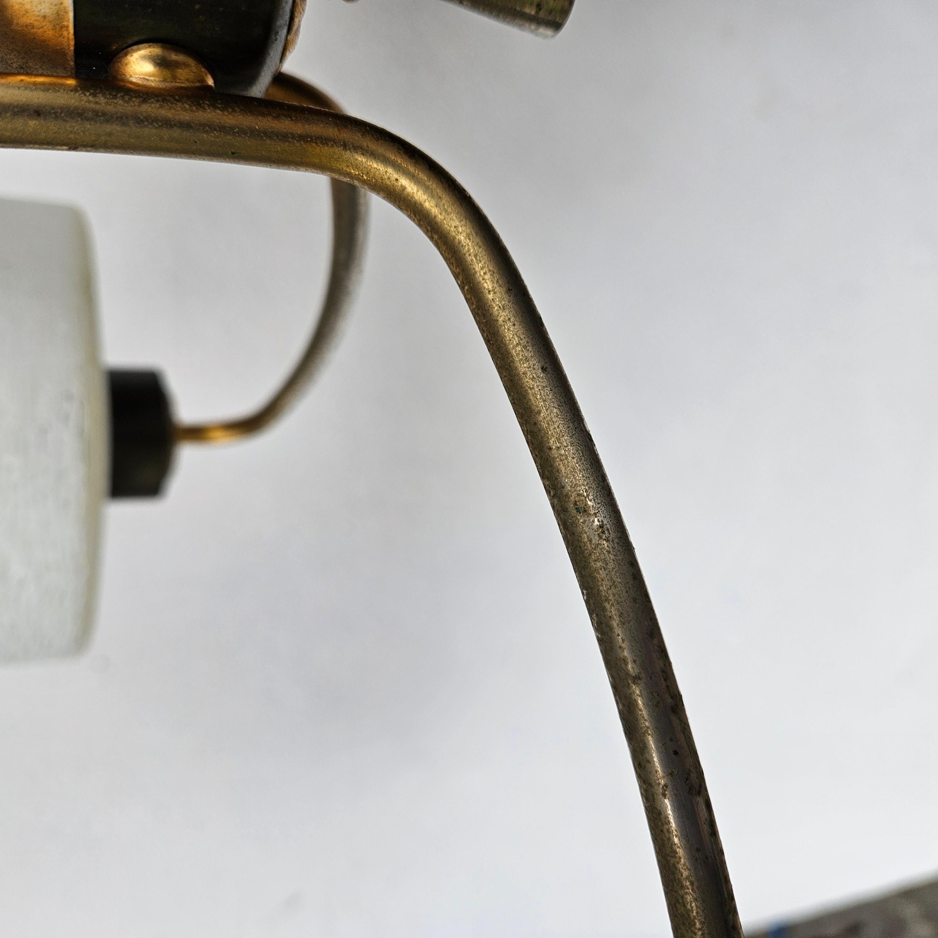 Lampadario atomico francese di metà secolo in ottone e vetro in vendita 10