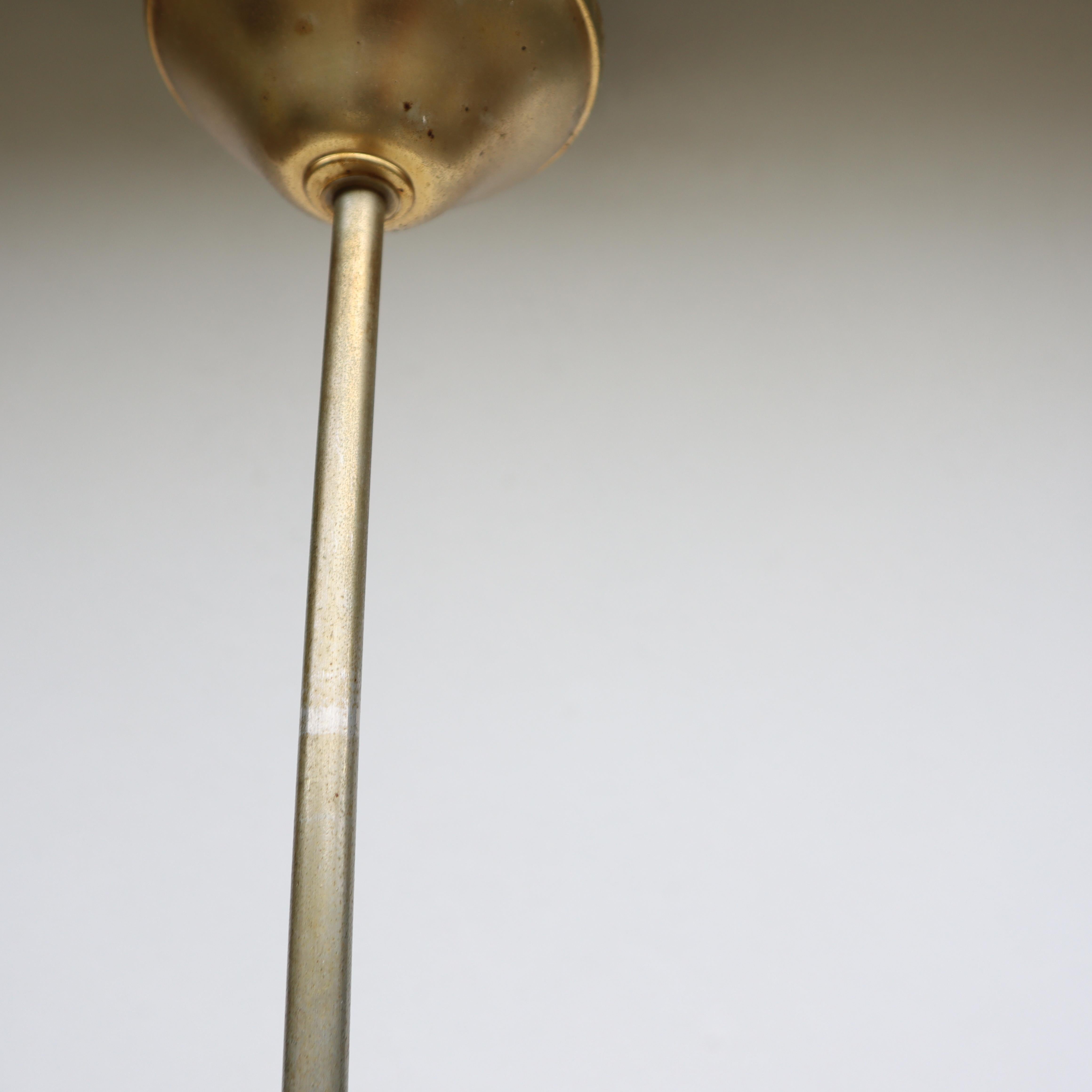 Lampadario atomico francese di metà secolo in ottone e vetro in vendita 6
