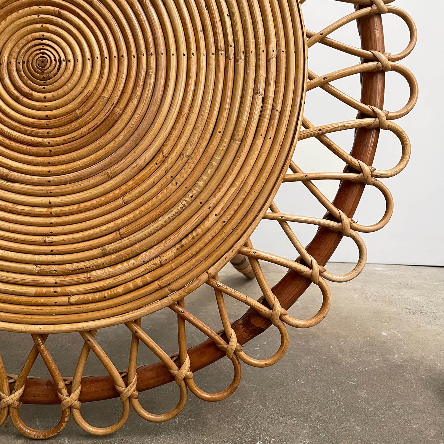 Mesa baja francesa de bambú y ratán de mediados de siglo en venta 5