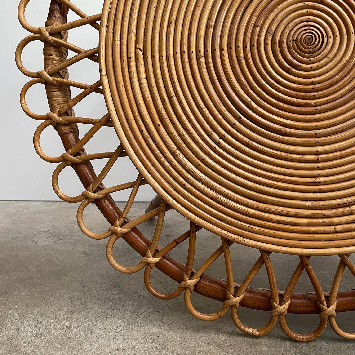 Mesa baja francesa de bambú y ratán de mediados de siglo en venta 6