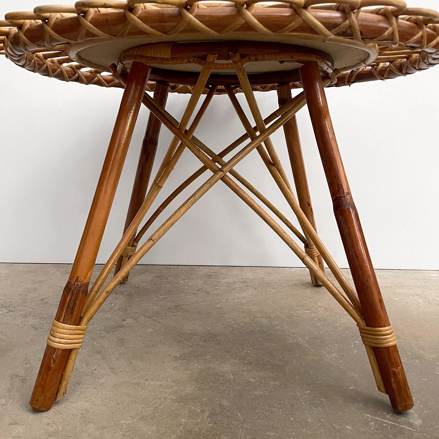 Mesa baja francesa de bambú y ratán de mediados de siglo en Bueno estado para la venta en Los Angeles, CA