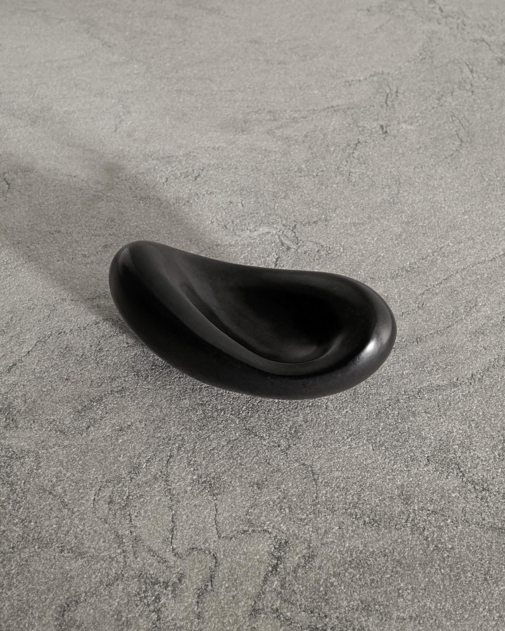 Francese Ciotola a forma di banana nera di Georges Jouve per A. Simon, 1950 in vendita